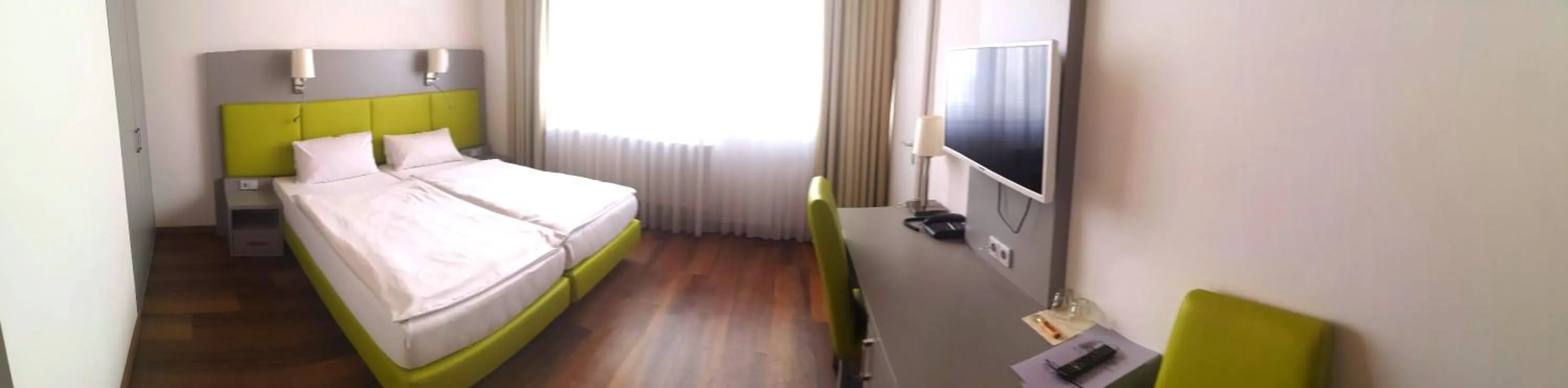 Bed in Hotel Altbacher Hof