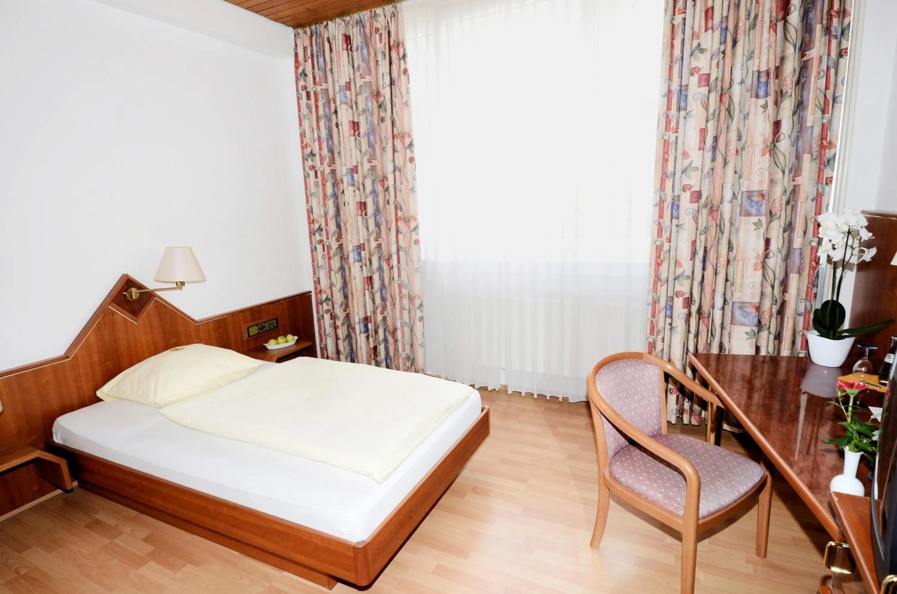 Bed in Hotel Altbacher Hof