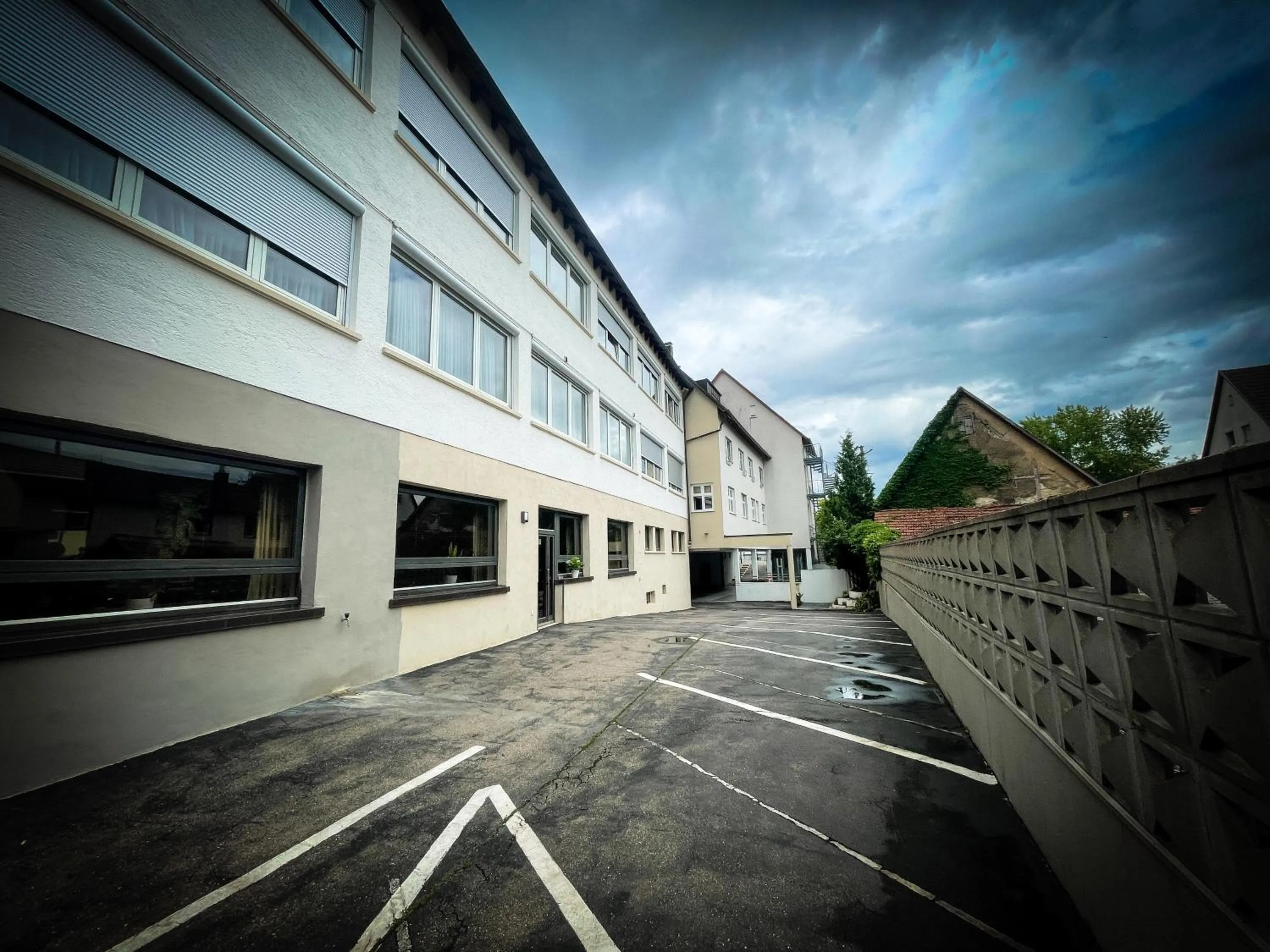 Parking in Hotel Altbacher Hof