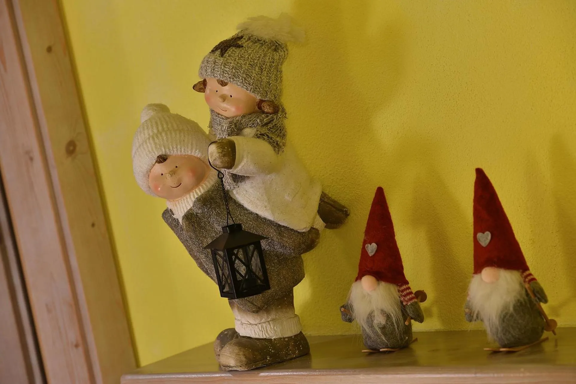 People in Hotel Piccolo Mondo