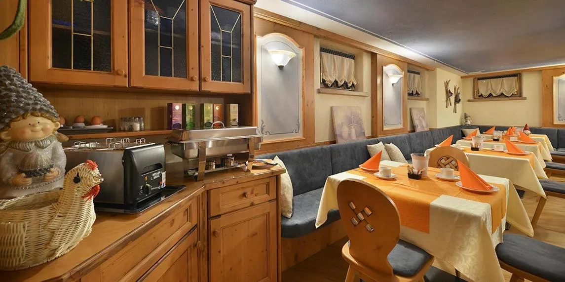 Breakfast in Hotel Piccolo Mondo