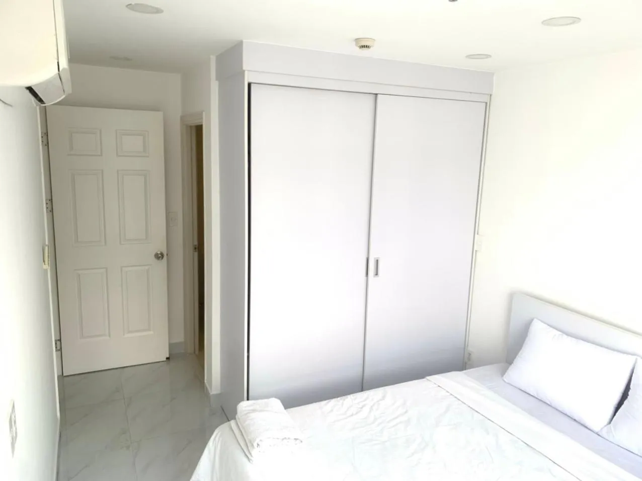 Bed in Scenic Valley Marvel