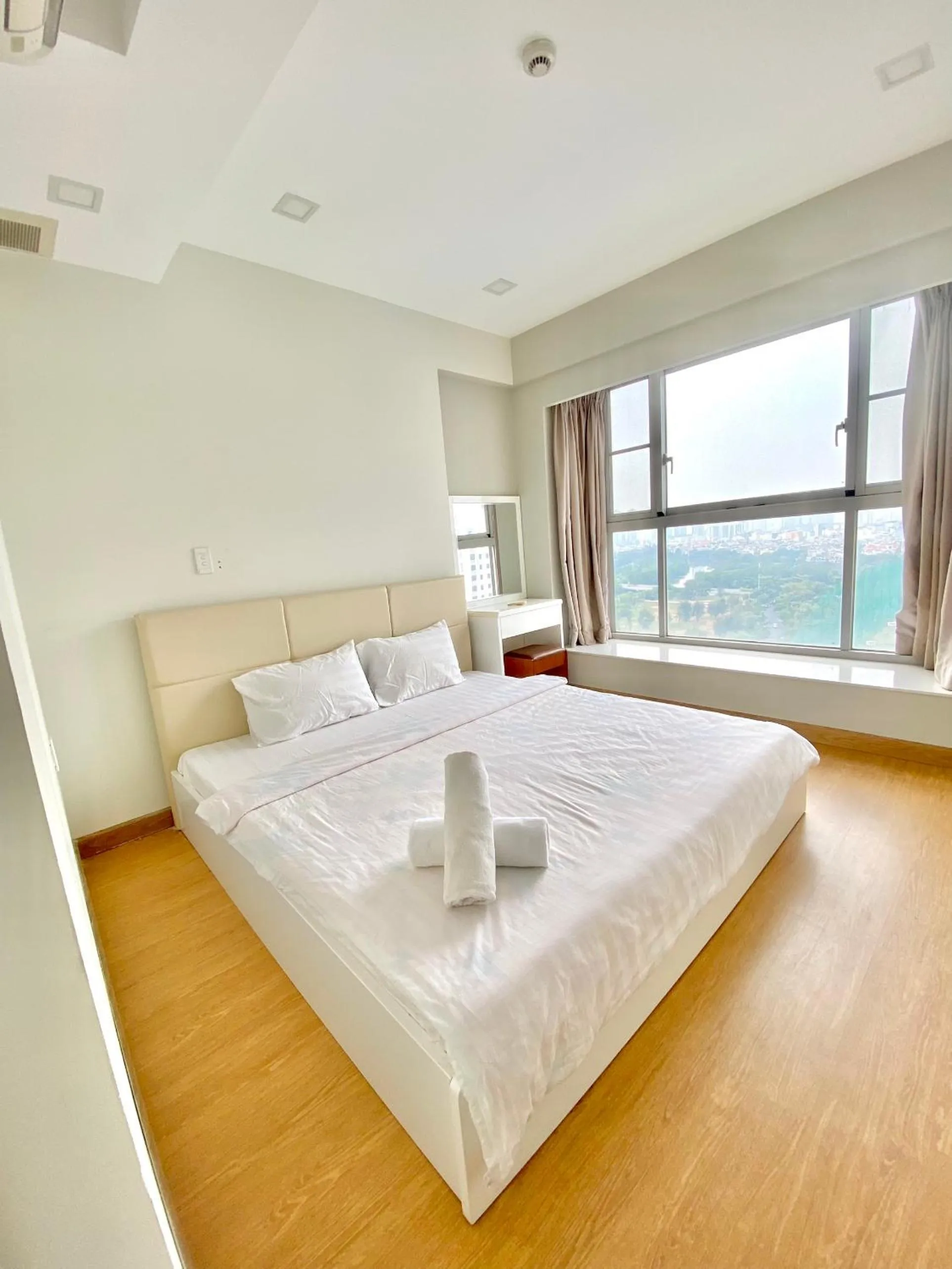 Bed in Scenic Valley Marvel