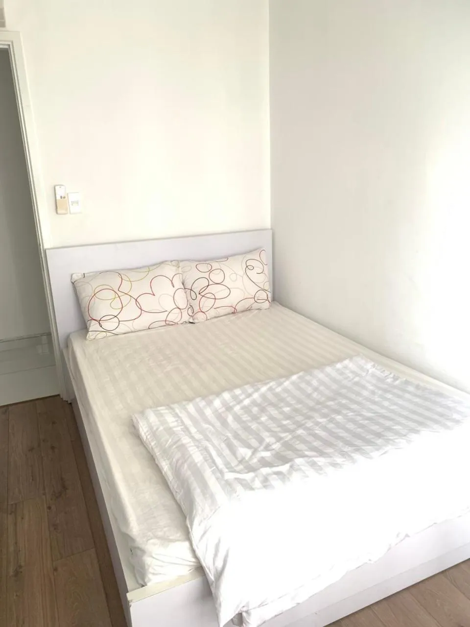 Bed in Scenic Valley Marvel