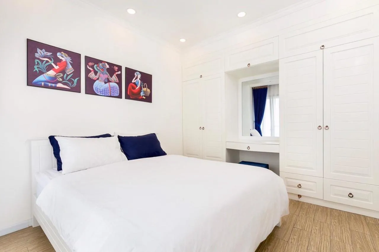 Bed in Scenic Valley Marvel