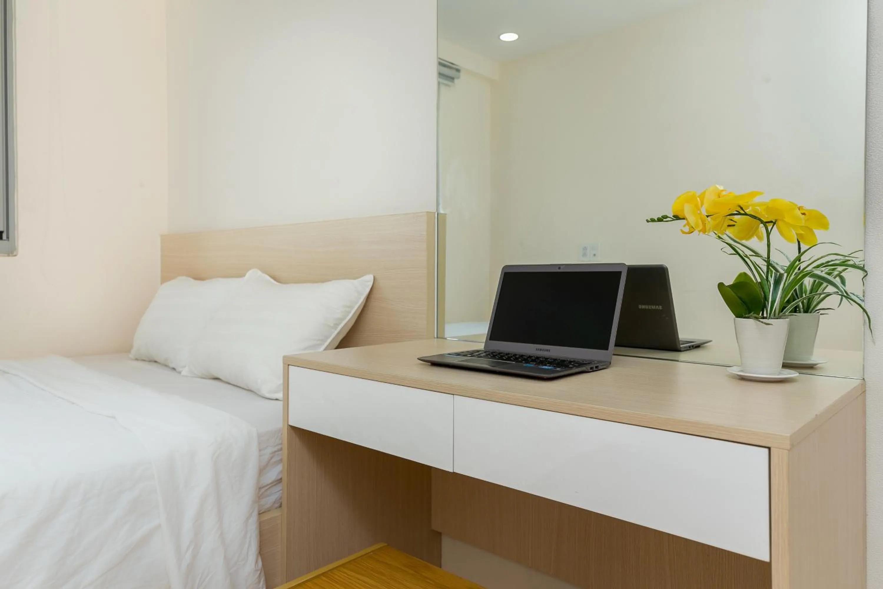 Bedroom, Bed in Scenic Valley Marvel