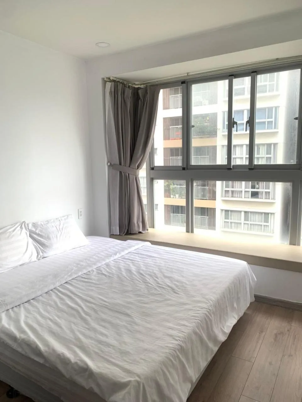 Bed in Scenic Valley Marvel