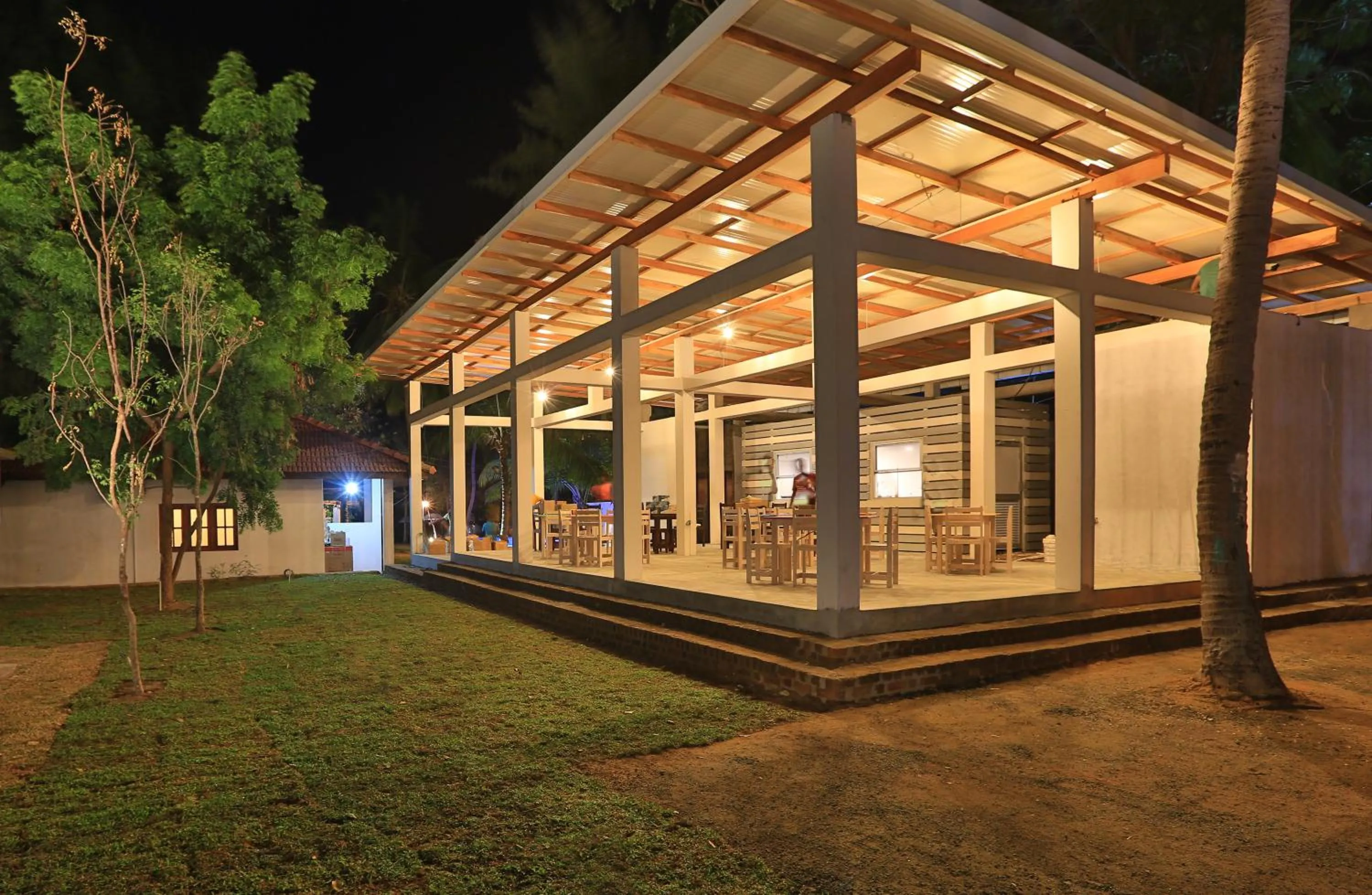 Restaurant/places to eat in Arugambay PodBay