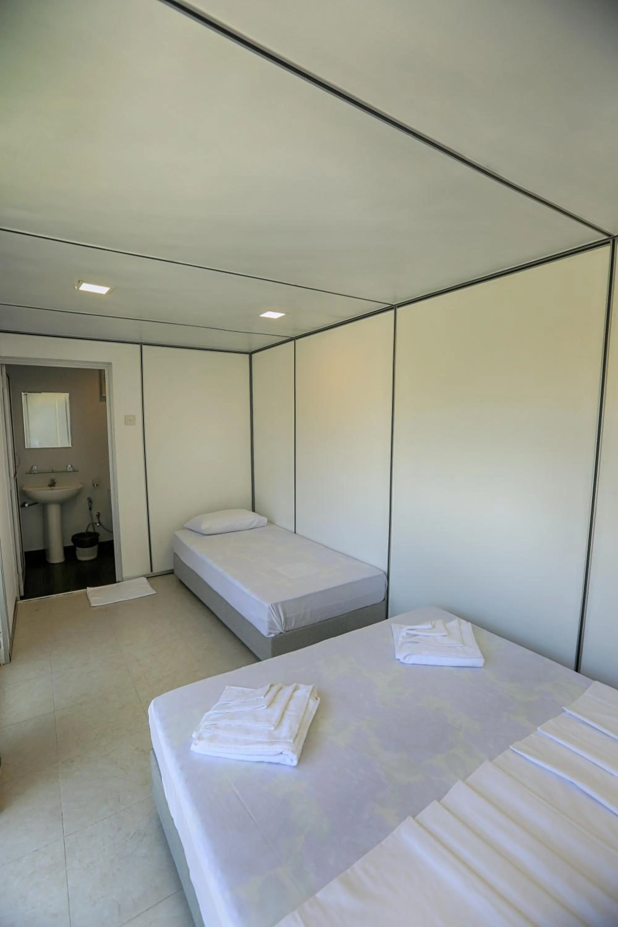 Bedroom, Bed in Arugambay PodBay