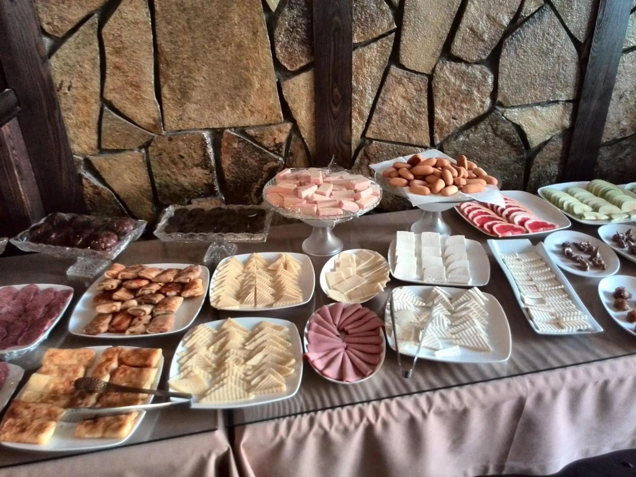 Buffet breakfast in Royal Hotel