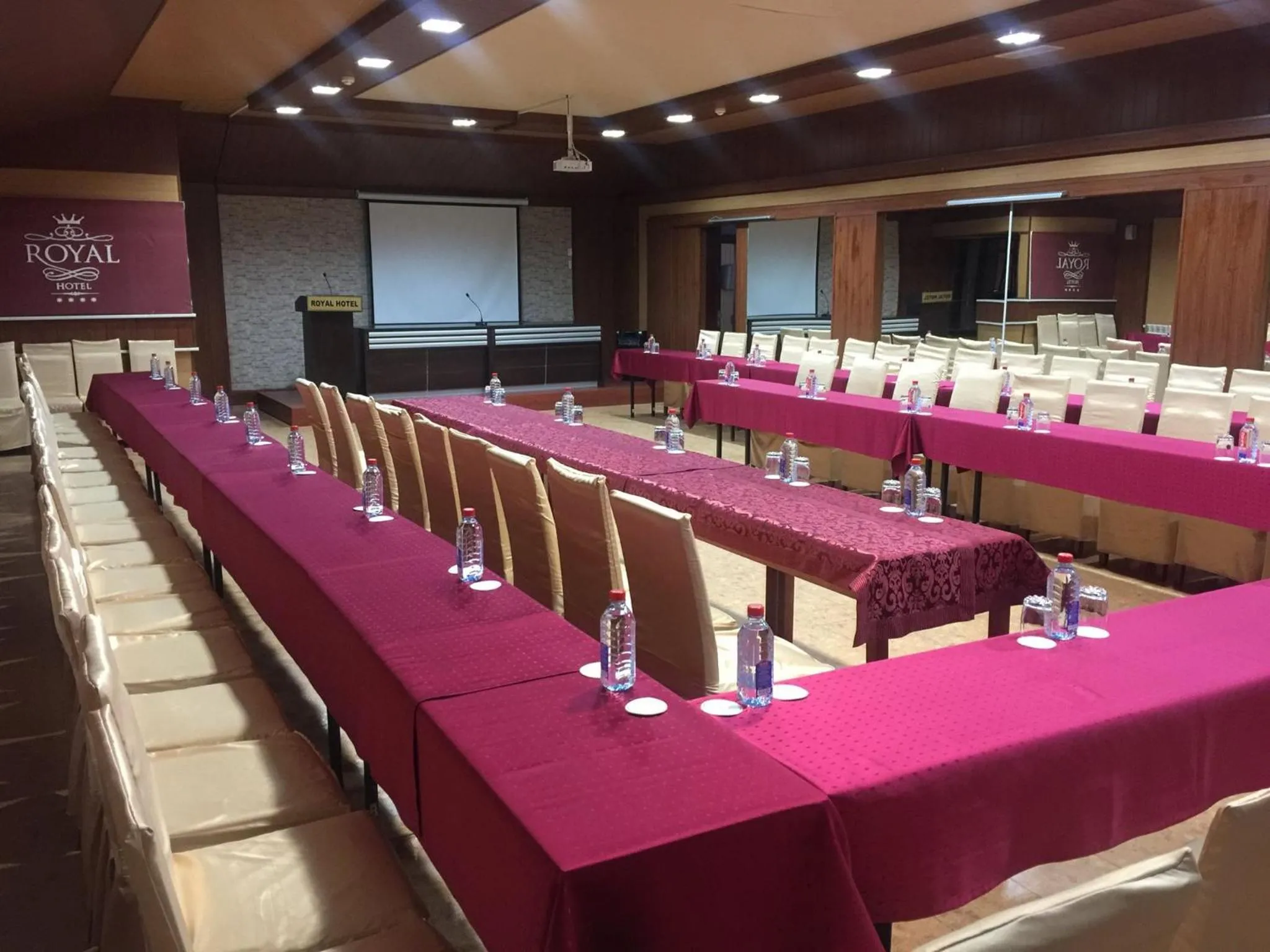 Business facilities in Royal Hotel