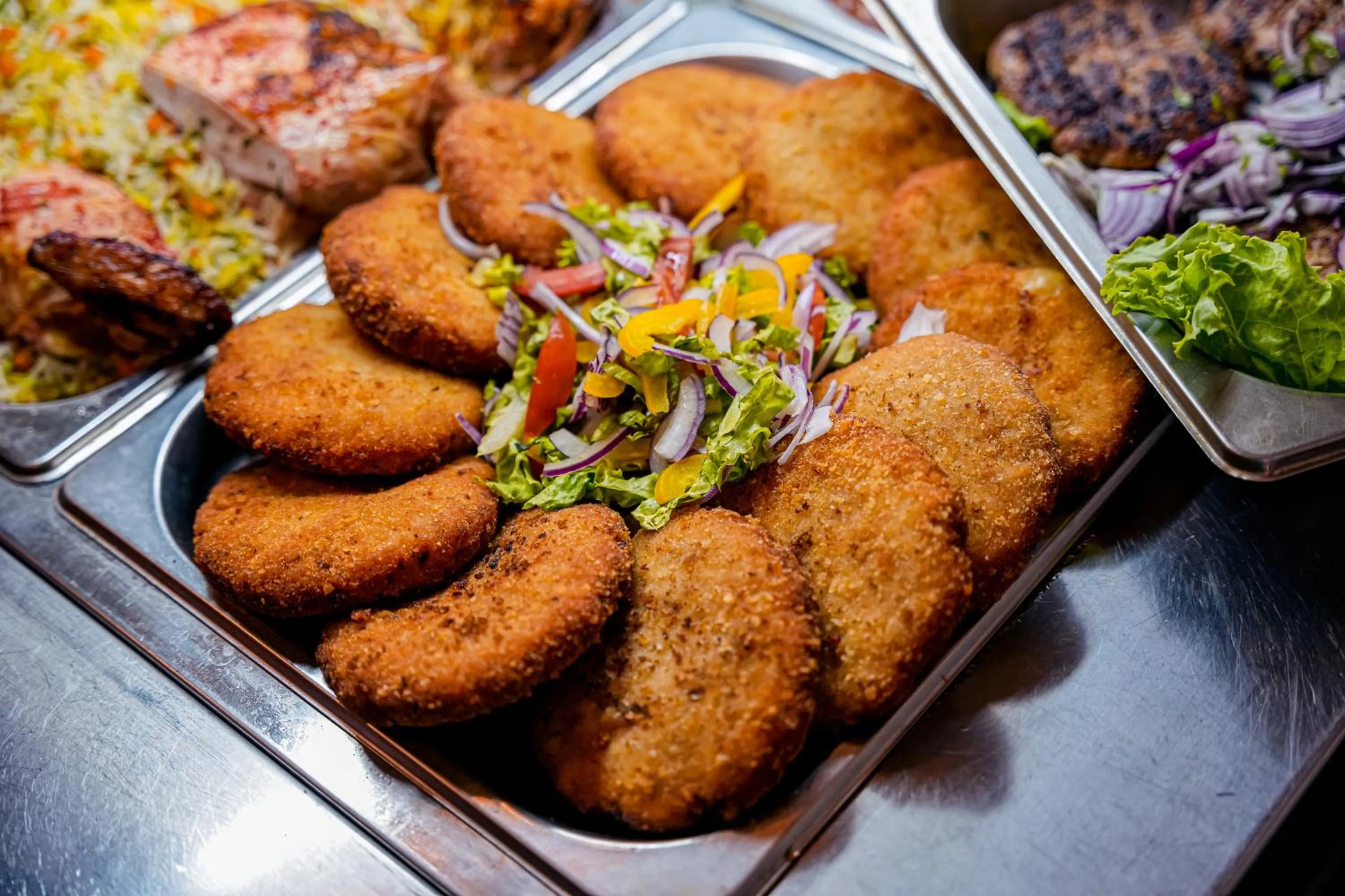 Restaurant/places to eat in Royal Hotel