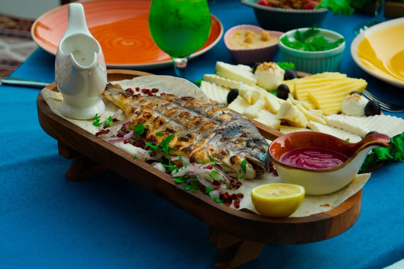 Restaurant/places to eat in Royal Hotel