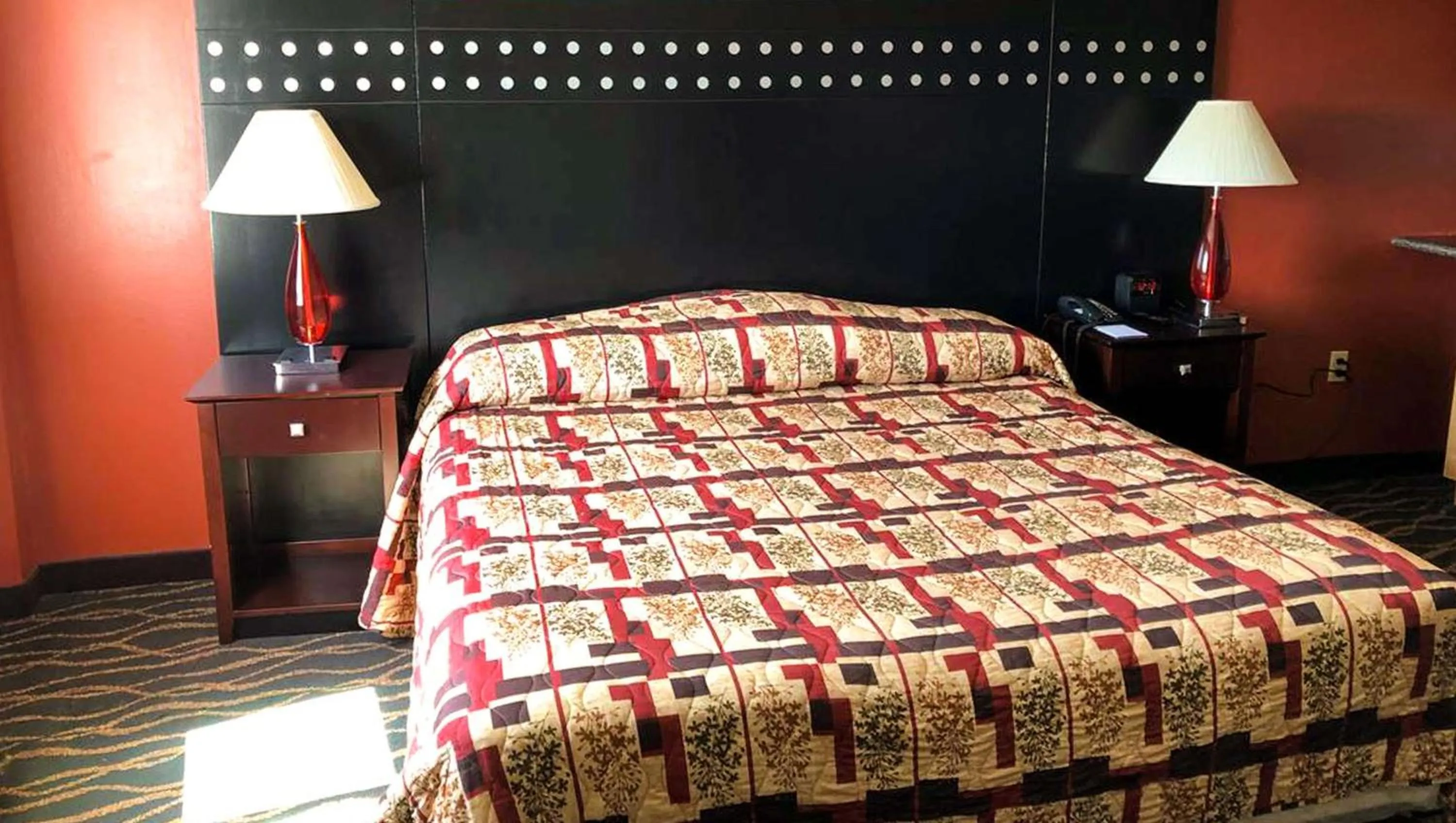 Photo of the whole room in West Hartford Inn