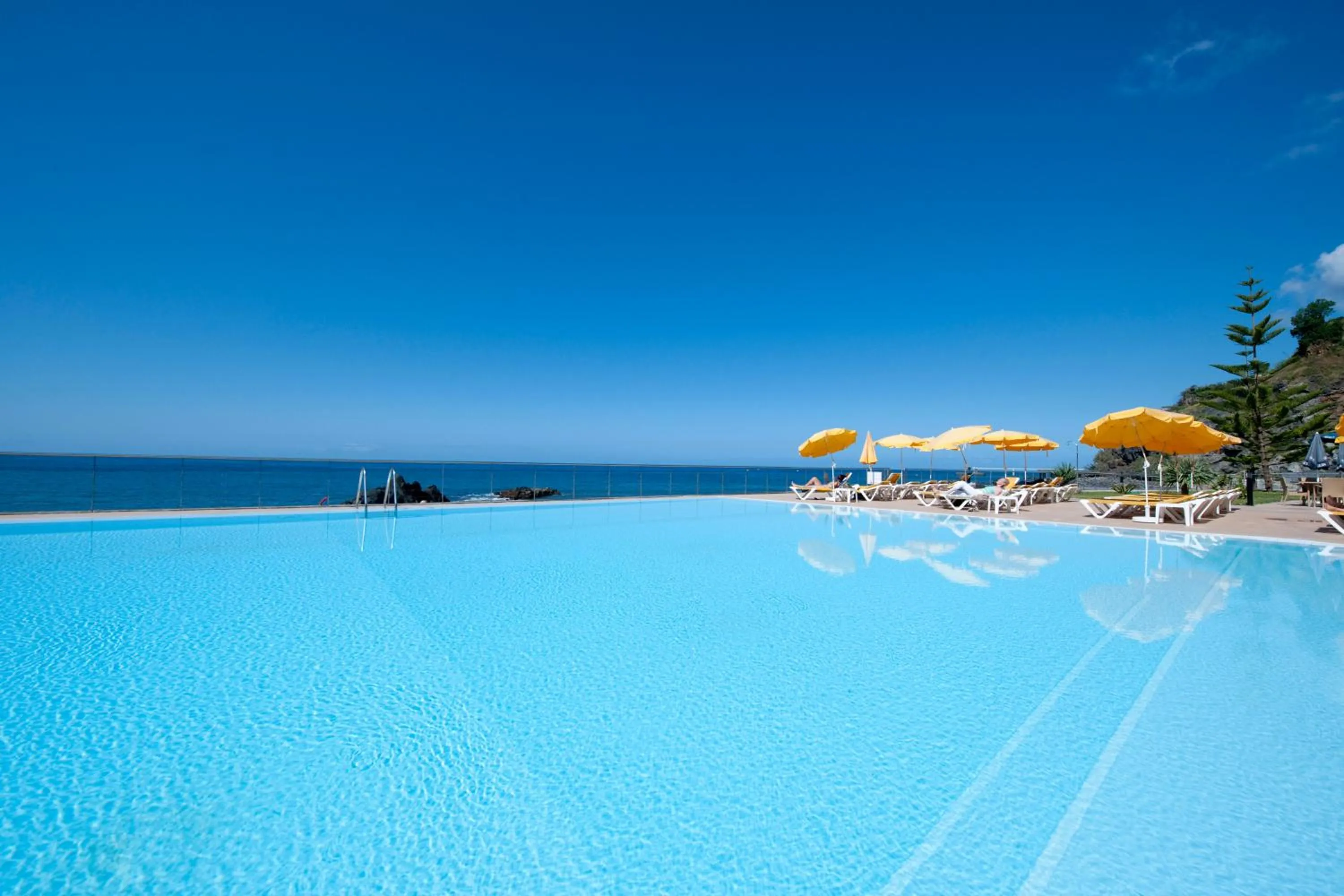 Swimming pool in Hotel Orca Praia - Adults Only