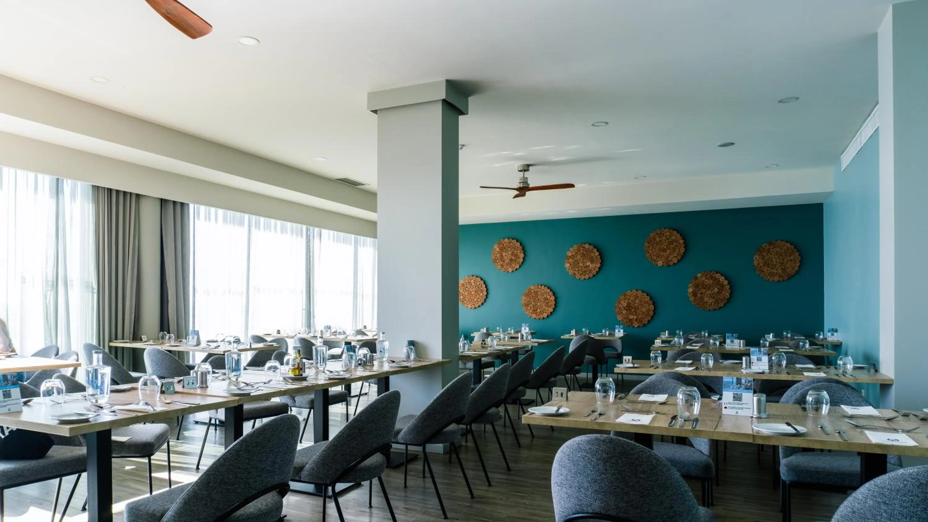 Restaurant/places to eat in Hotel Orca Praia - Adults Only