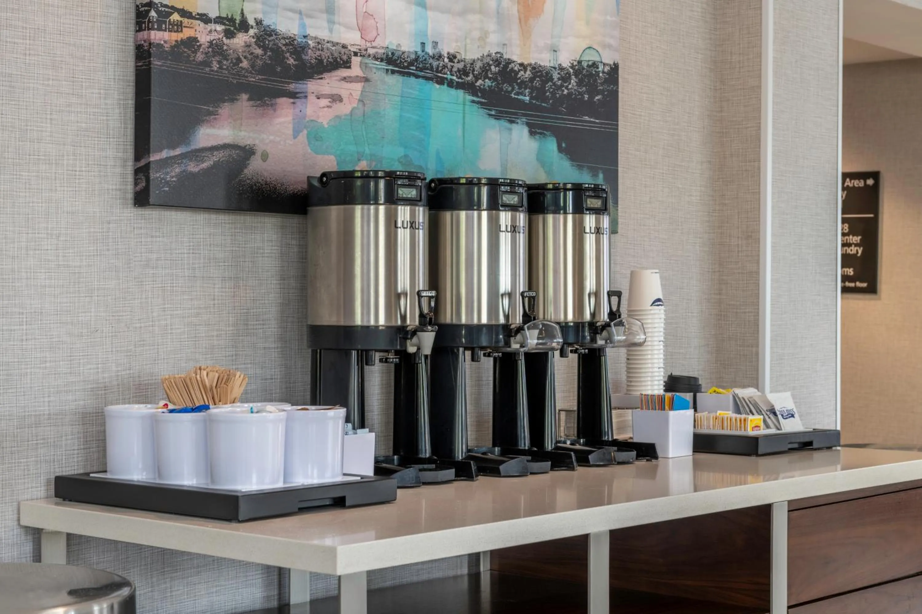 Coffee/tea facilities in La Quinta by Wyndham Manchester