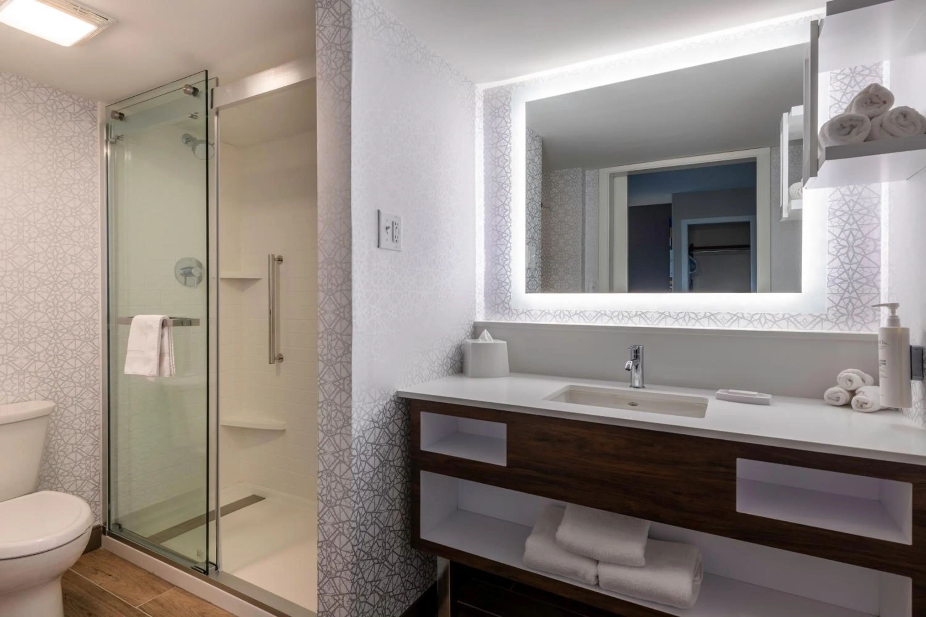 Bathroom in La Quinta by Wyndham Manchester