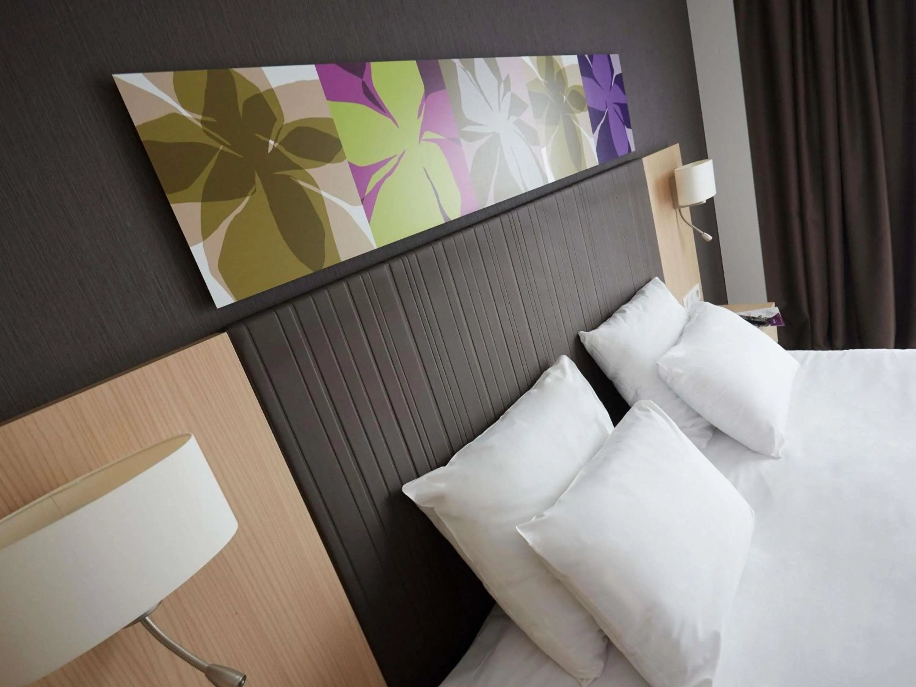 Bedroom, Bed in Mercure Valenciennes Centre
