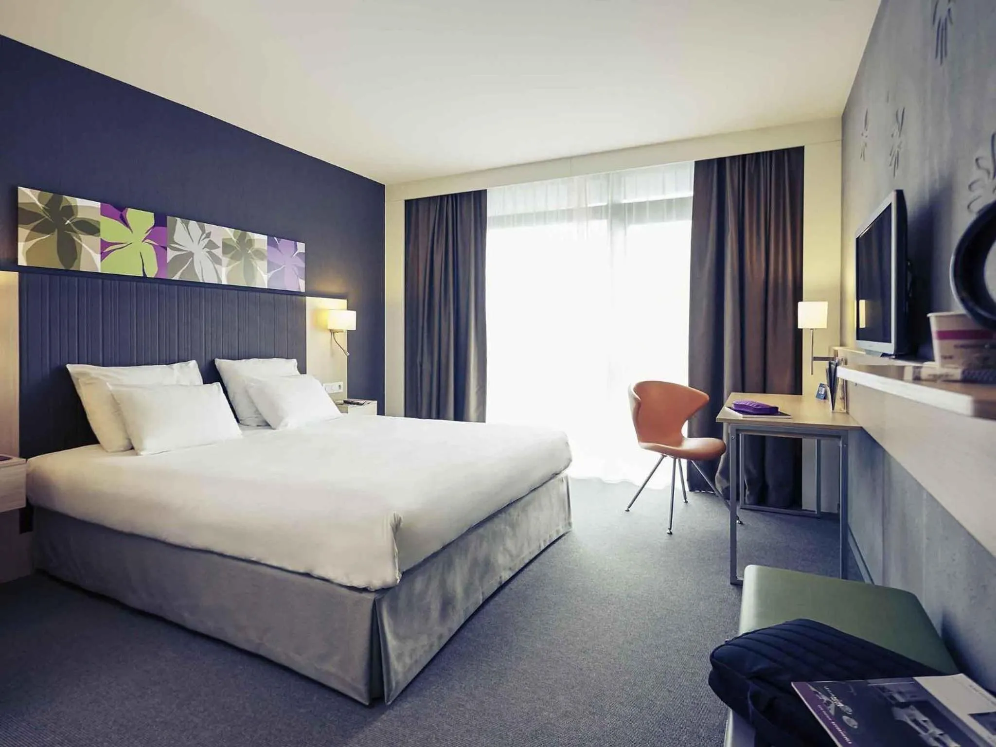 Bedroom, Bed in Mercure Valenciennes Centre