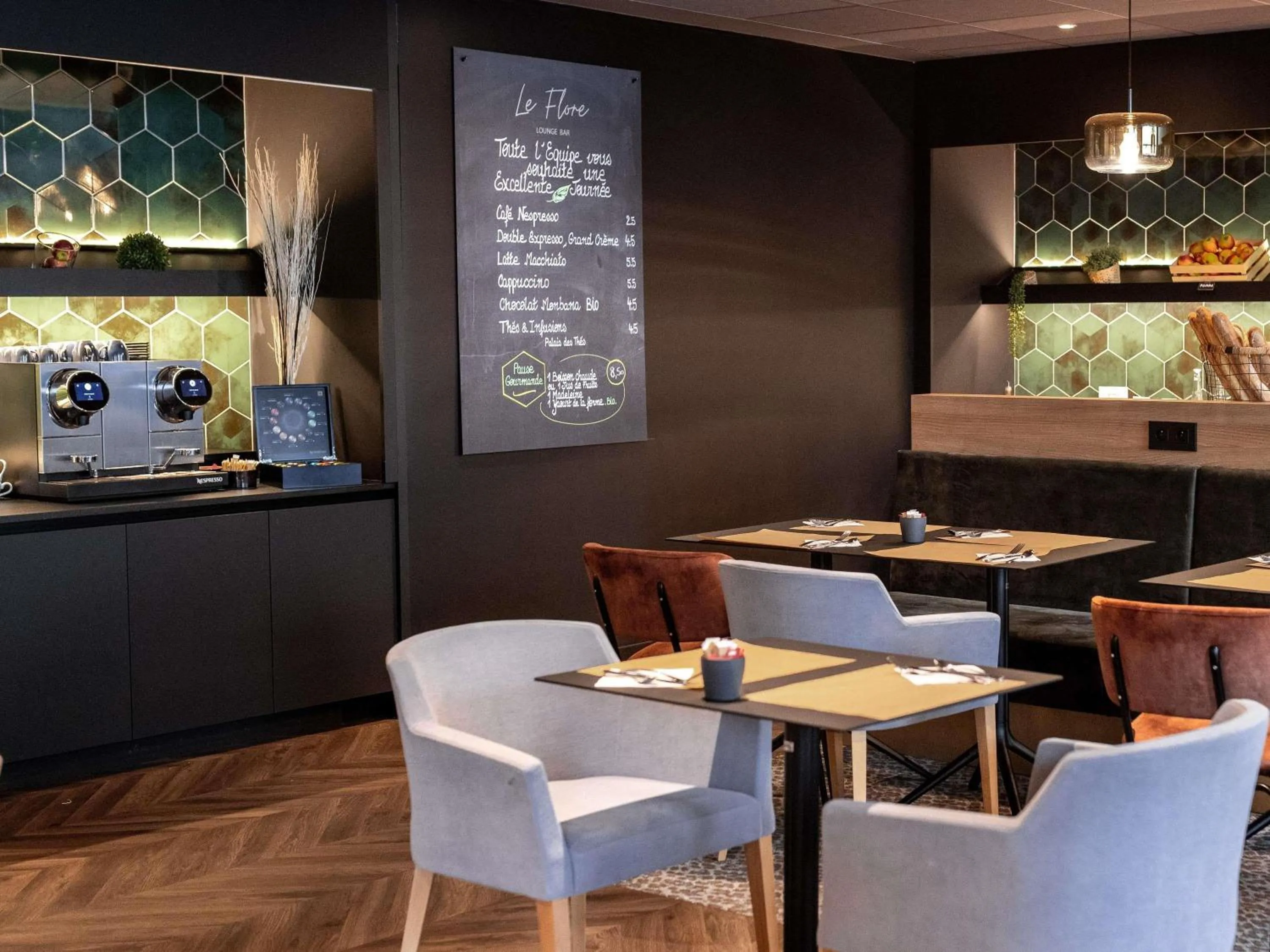 Breakfast in Mercure Valenciennes Centre