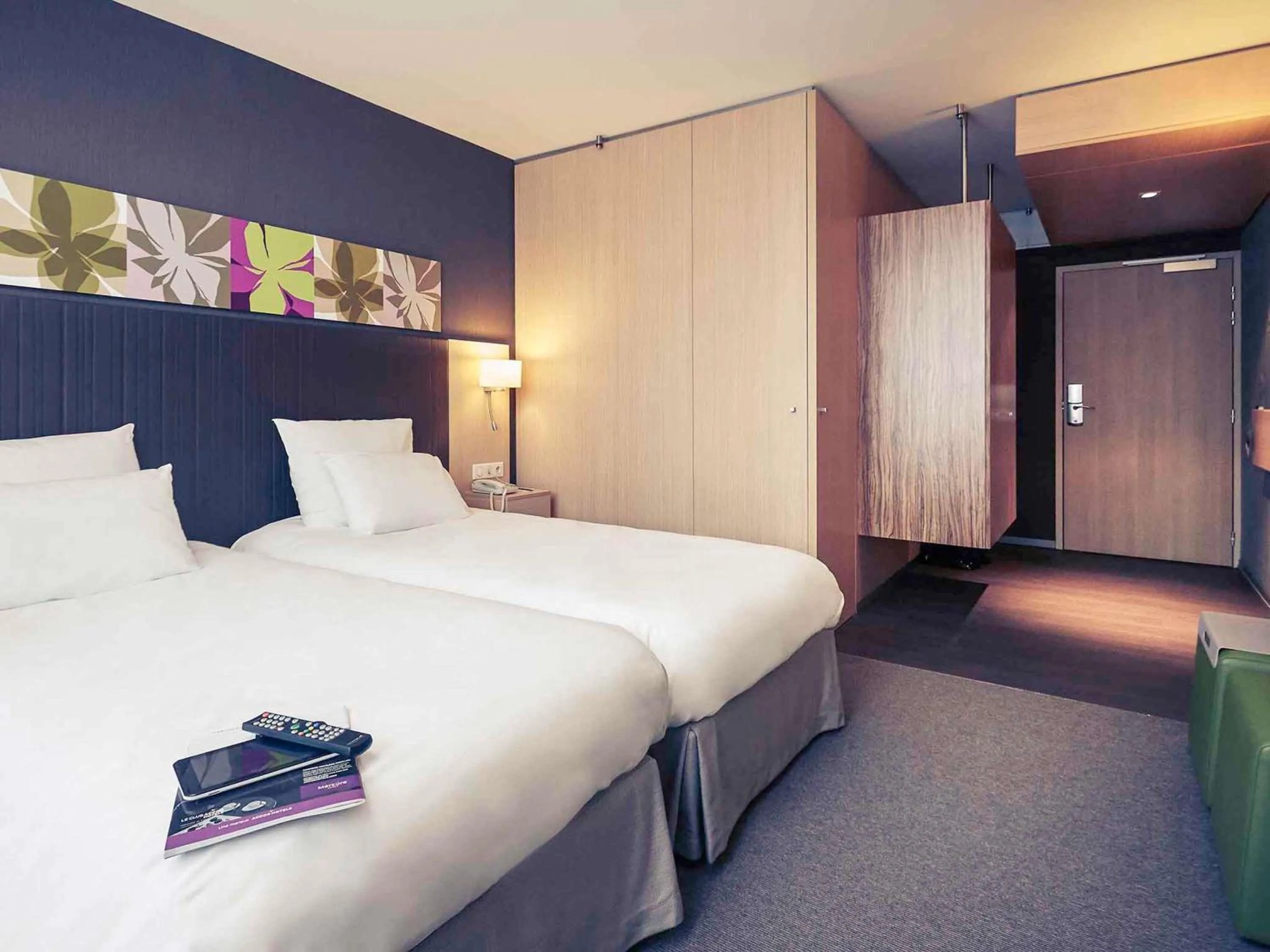 Bedroom, Bed in Mercure Valenciennes Centre