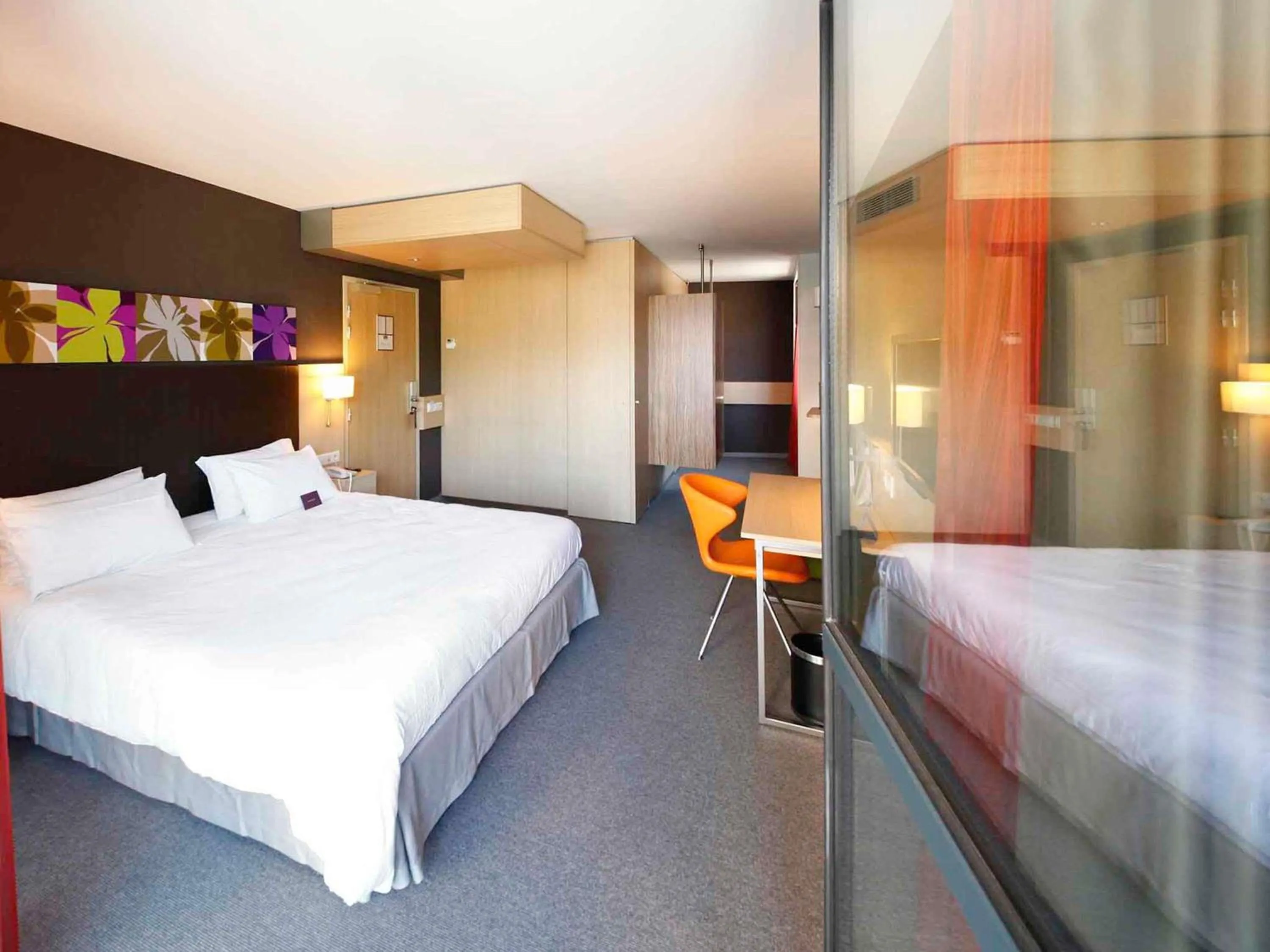 Bedroom, Bed in Mercure Valenciennes Centre