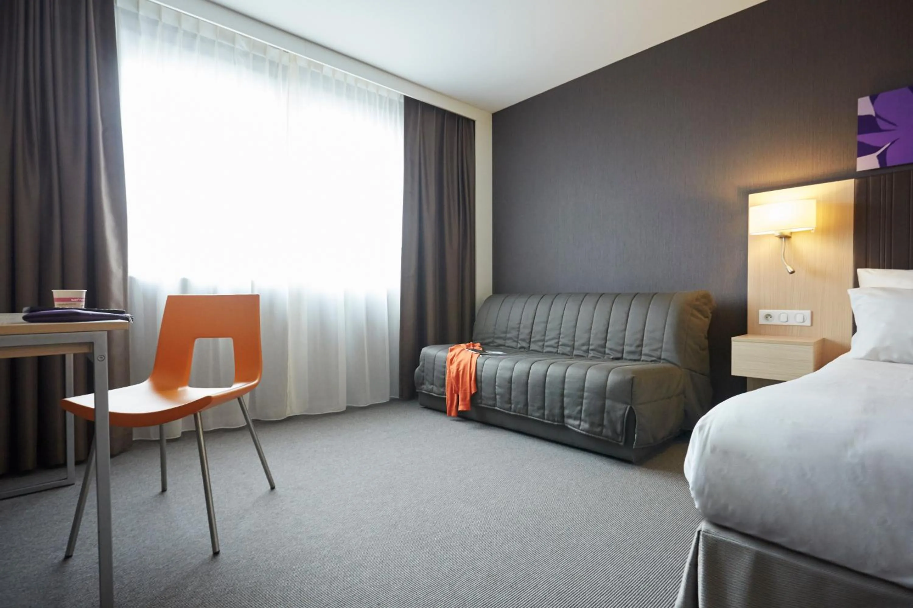 Bedroom, Bed in Mercure Valenciennes Centre