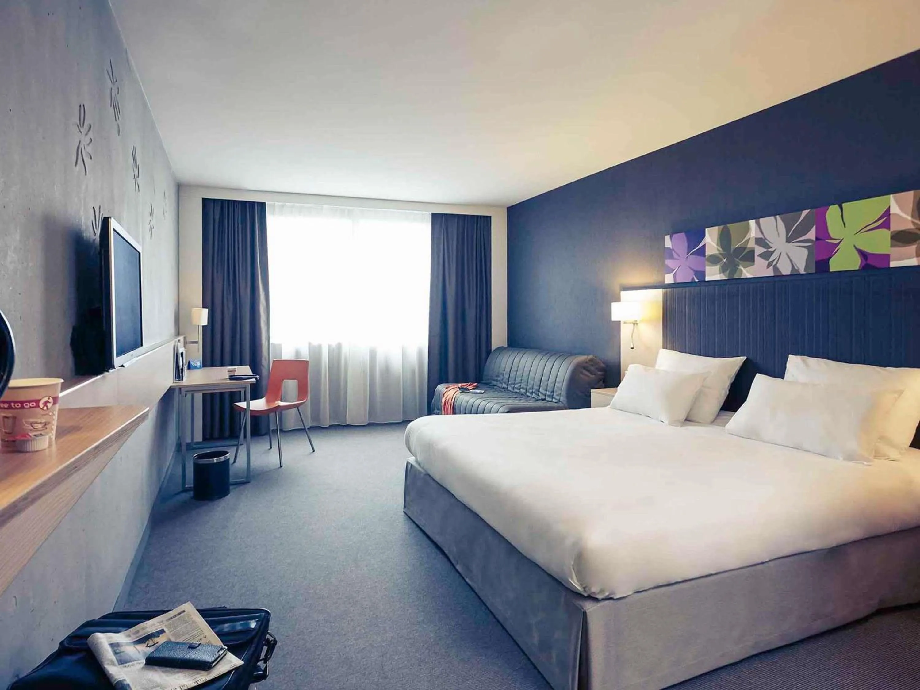Bedroom, Bed in Mercure Valenciennes Centre