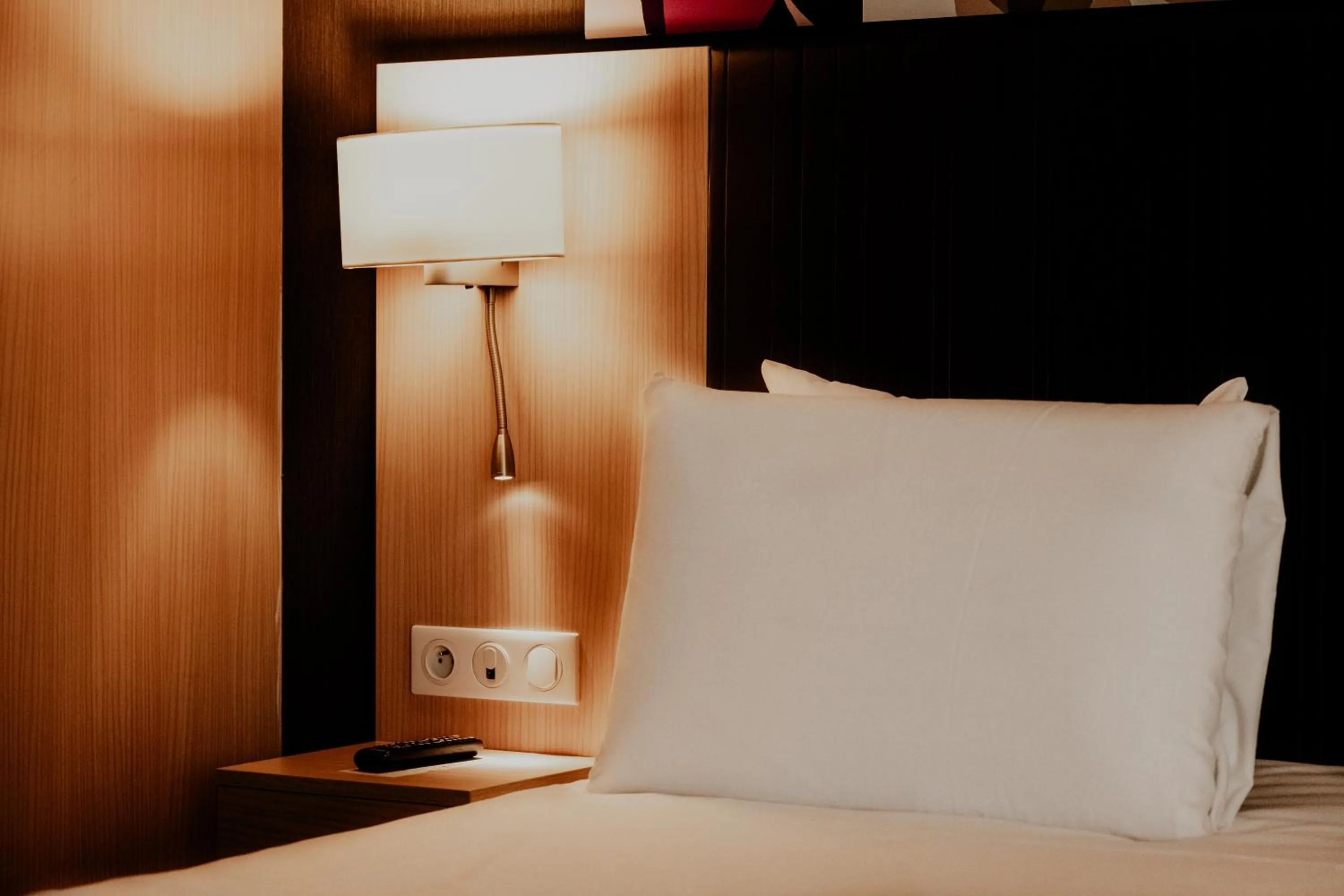 Bed in Mercure Valenciennes Centre