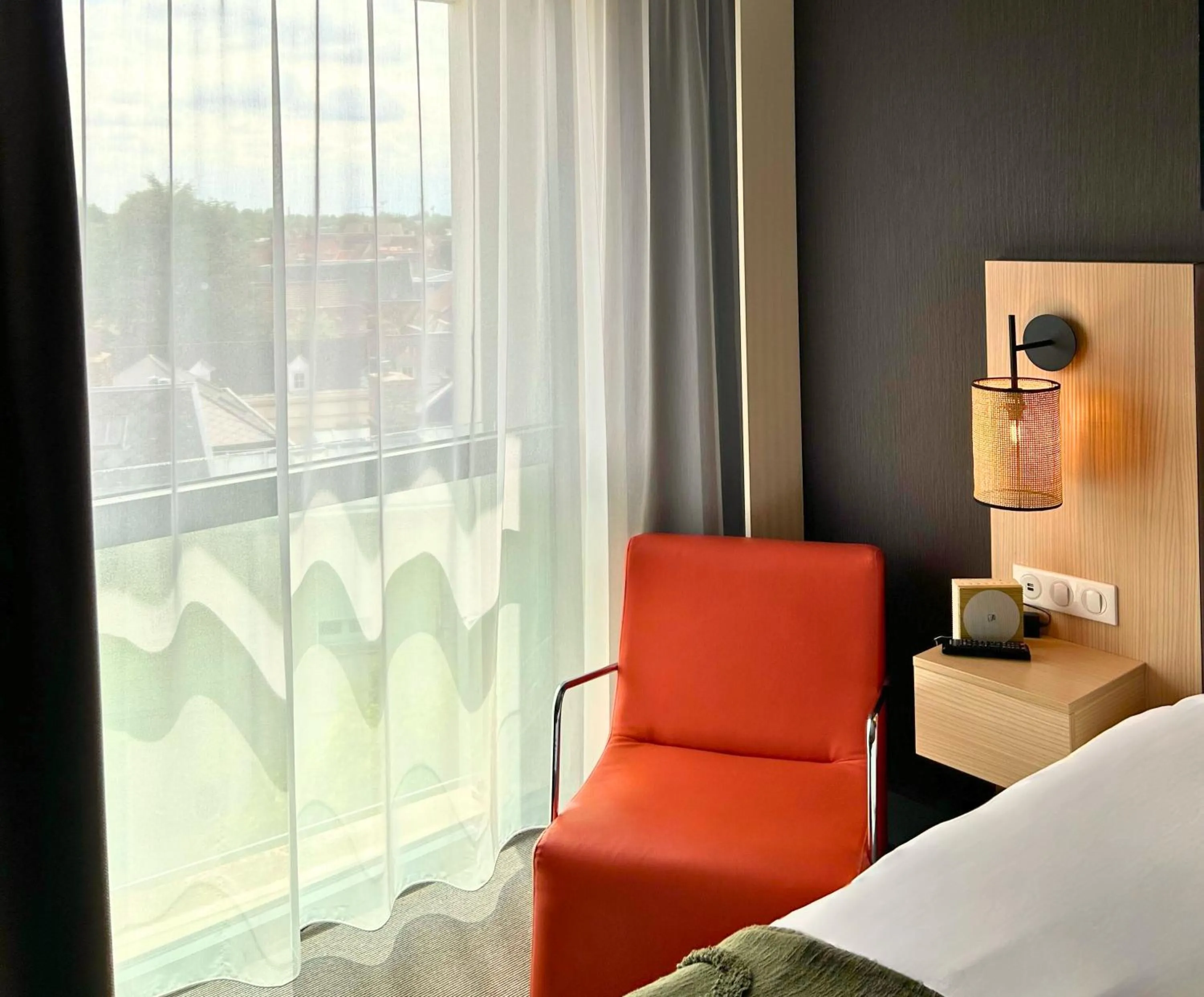 Bed in Mercure Valenciennes Centre