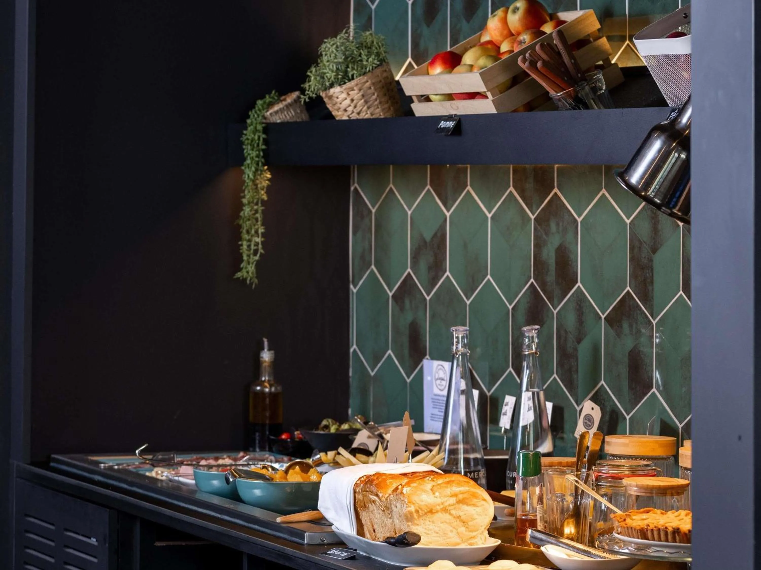 Breakfast in Mercure Valenciennes Centre