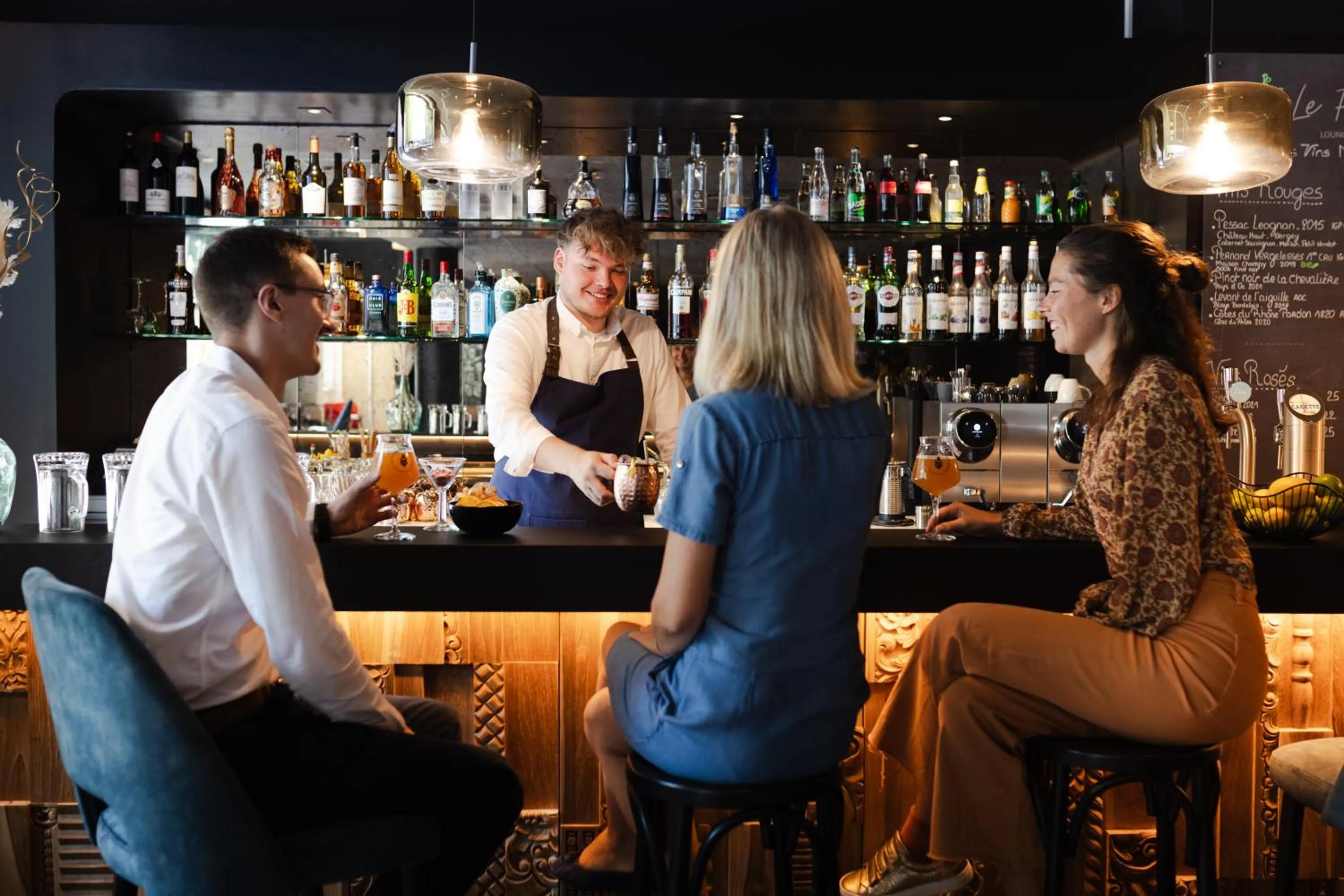 Lounge or bar in Mercure Valenciennes Centre