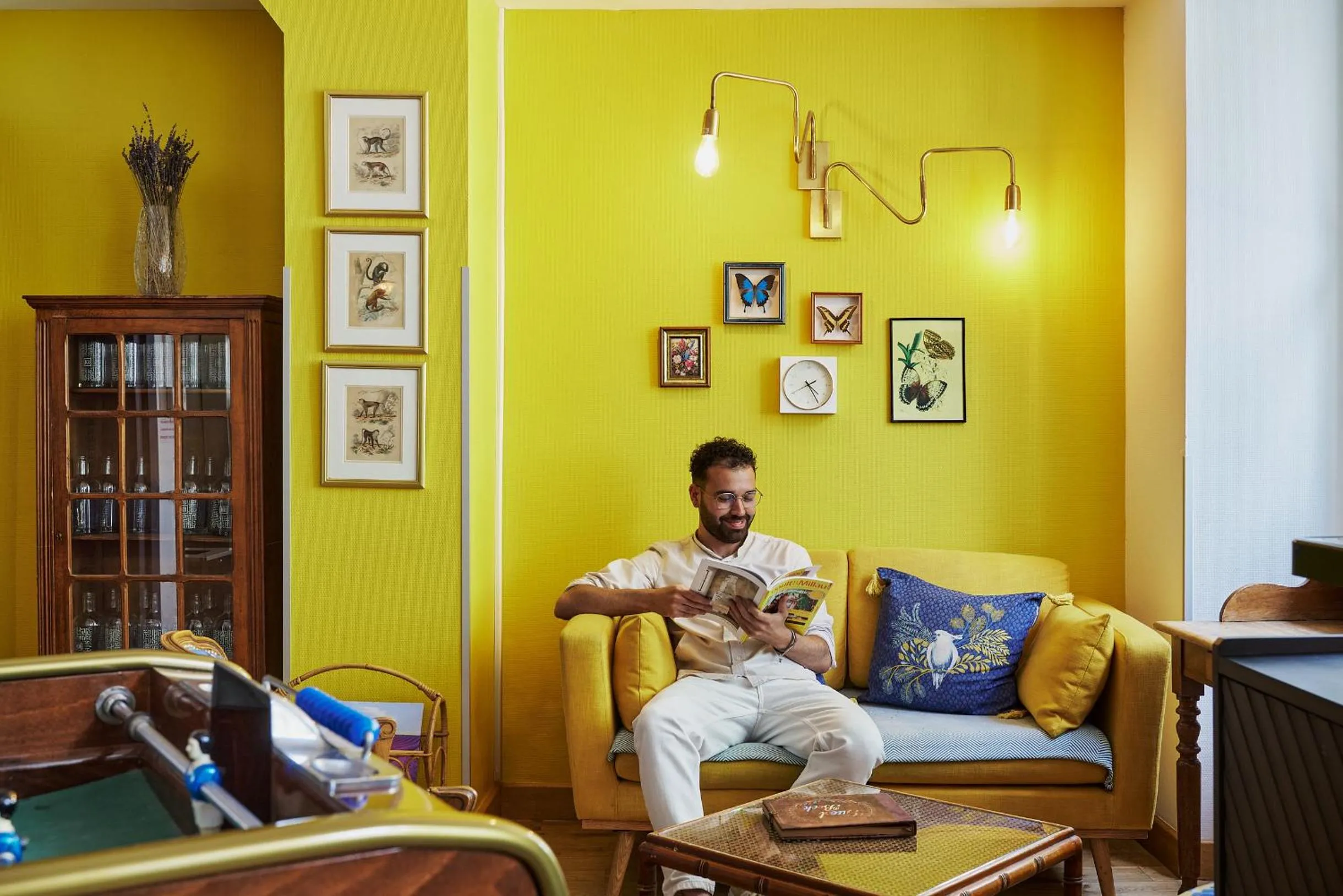 Lounge or bar in Hotel Marsiho by Happyculture