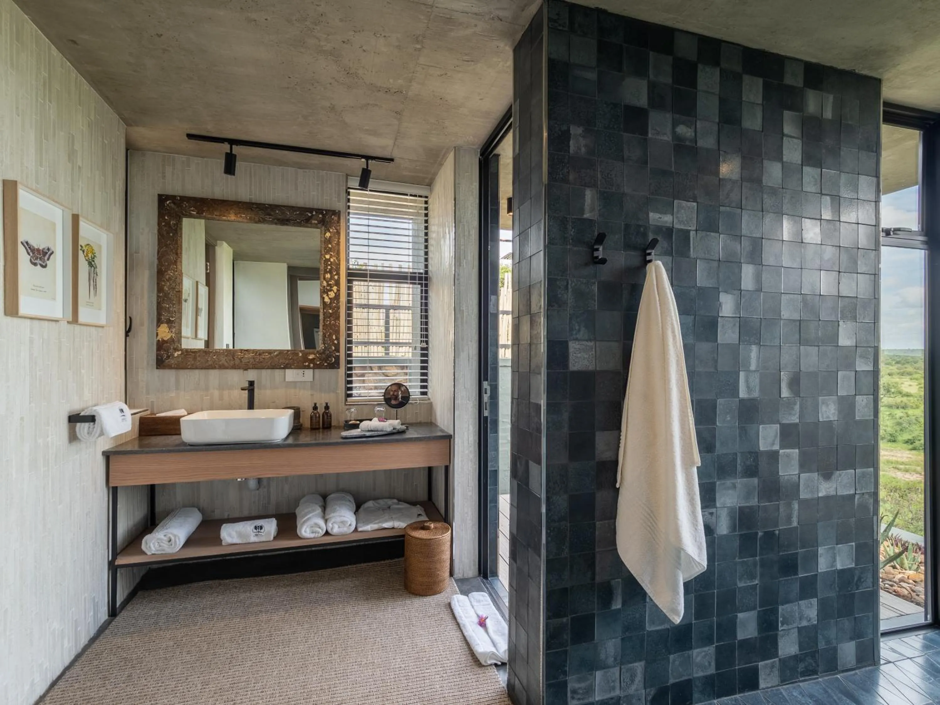 Shower in Klaserie Drift Misava