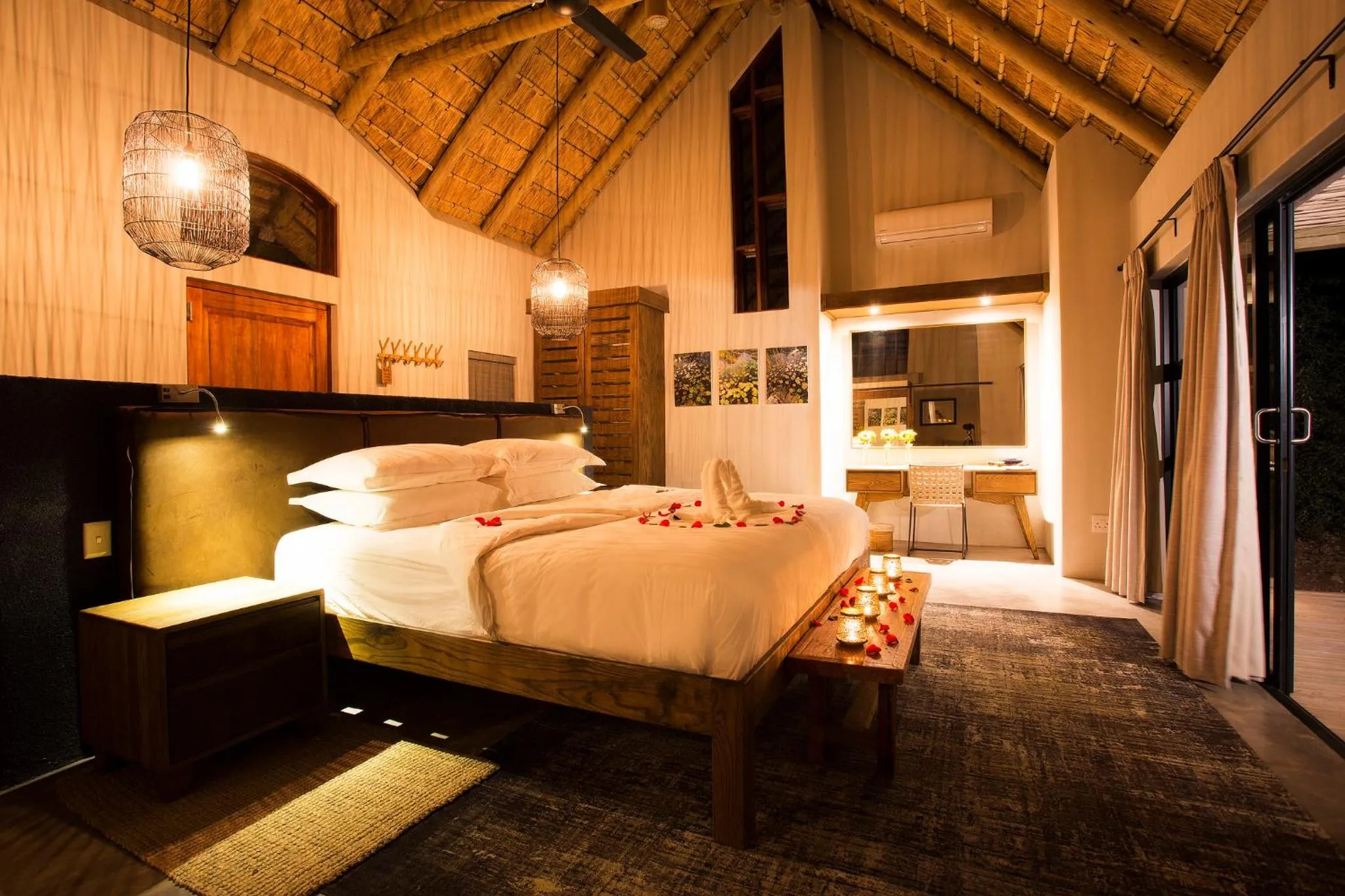 Photo of the whole room, Bed in Klaserie Drift Misava