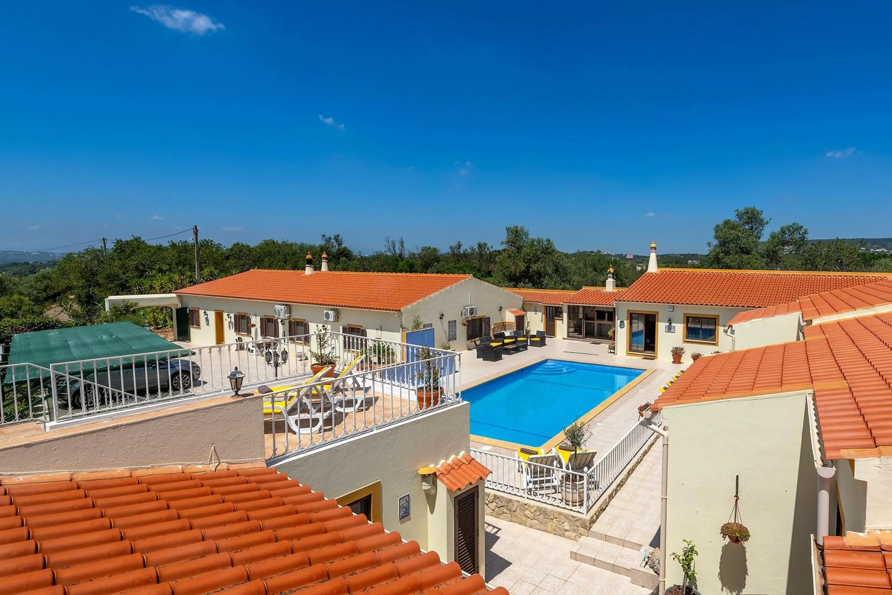 Bird's eye view in Casa dos Ninos