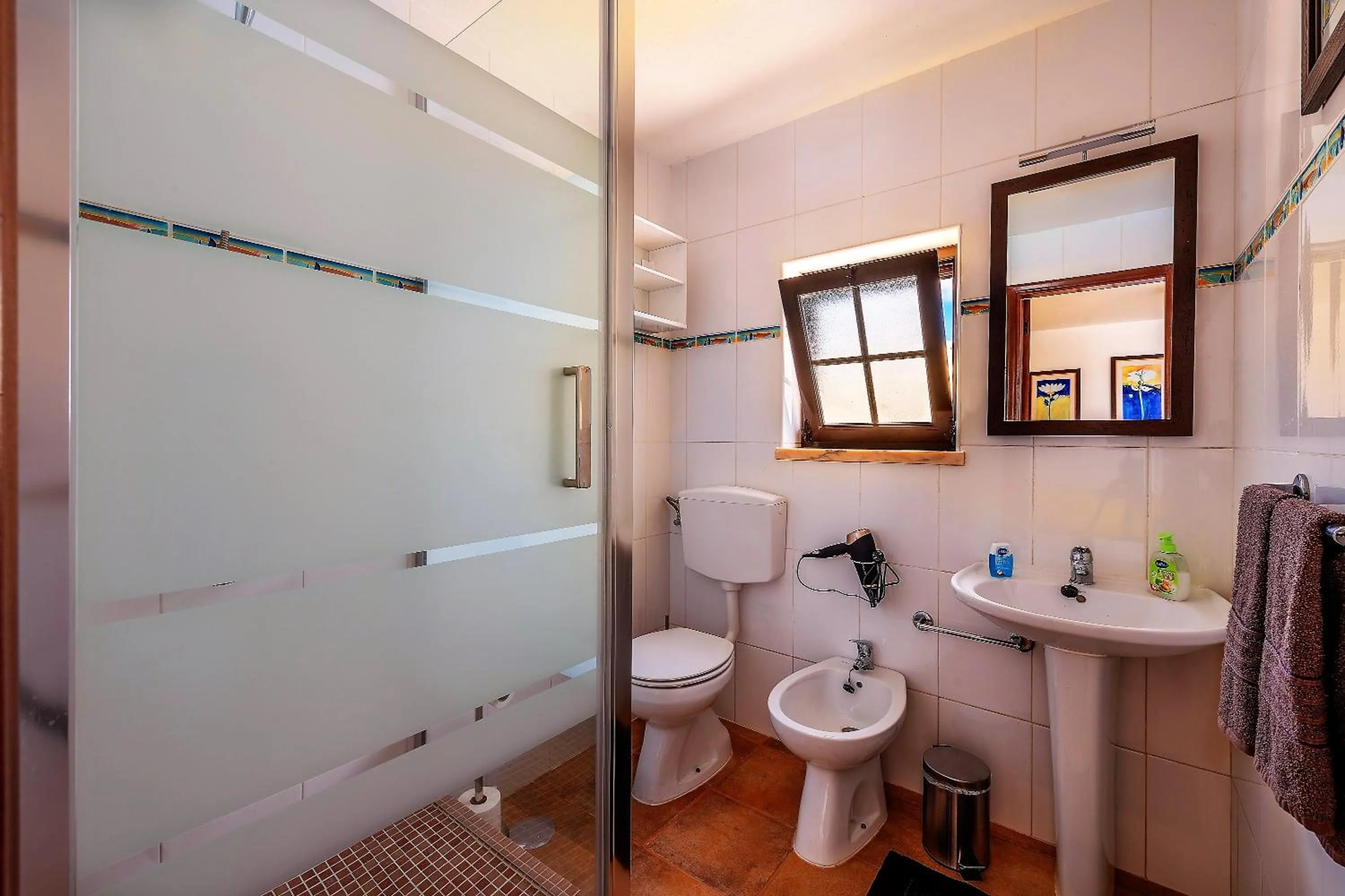 Shower in Casa dos Ninos