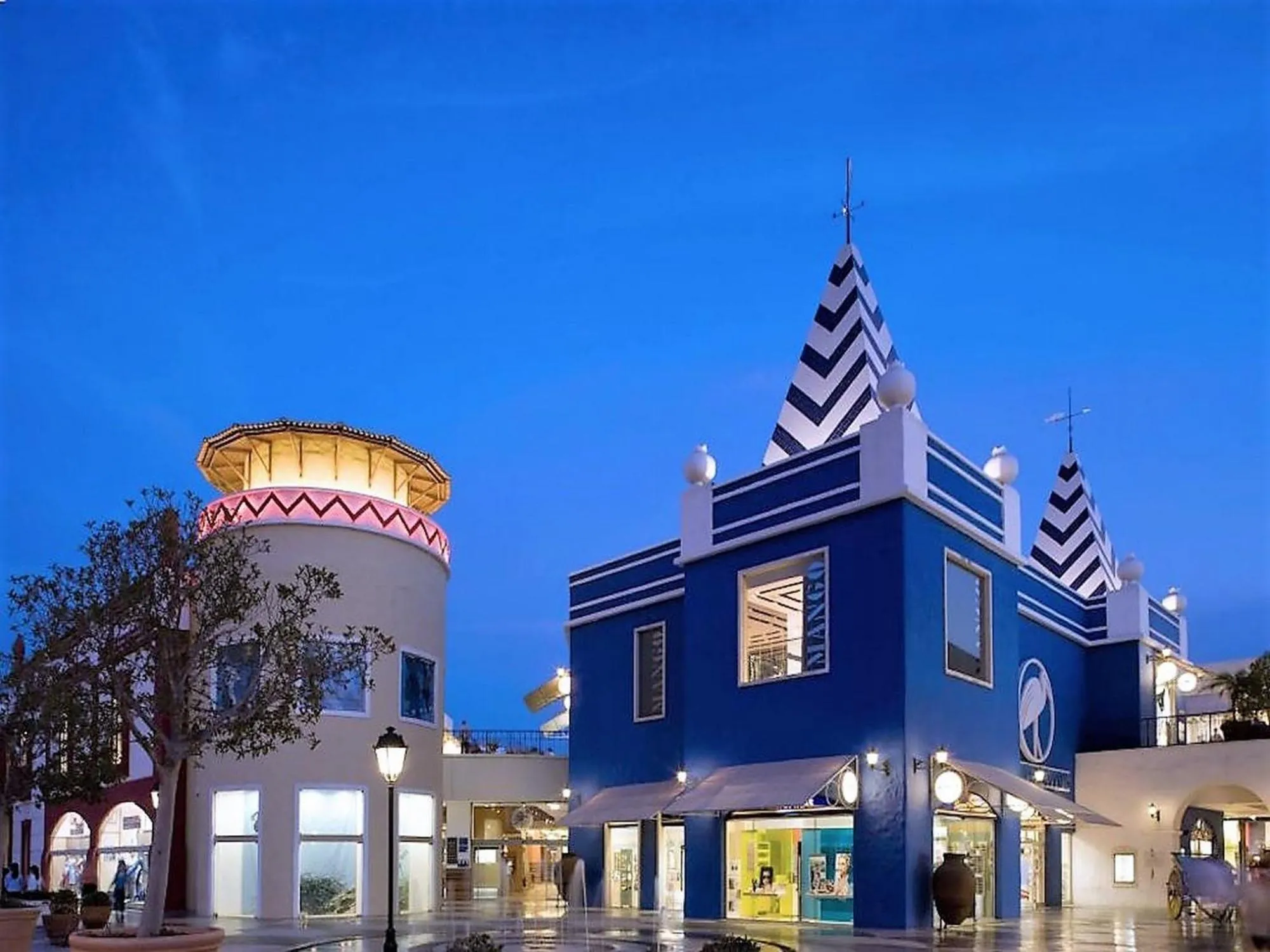 Restaurant/places to eat in Casa dos Ninos