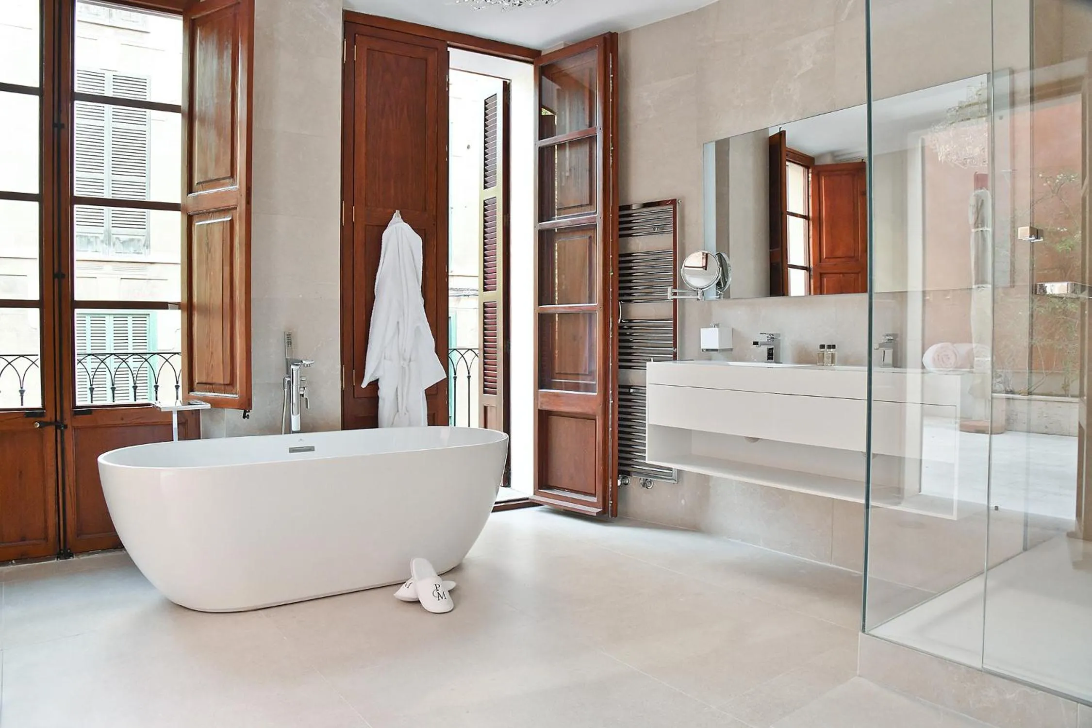 Bathroom in Palacio Can Marqués by Puro