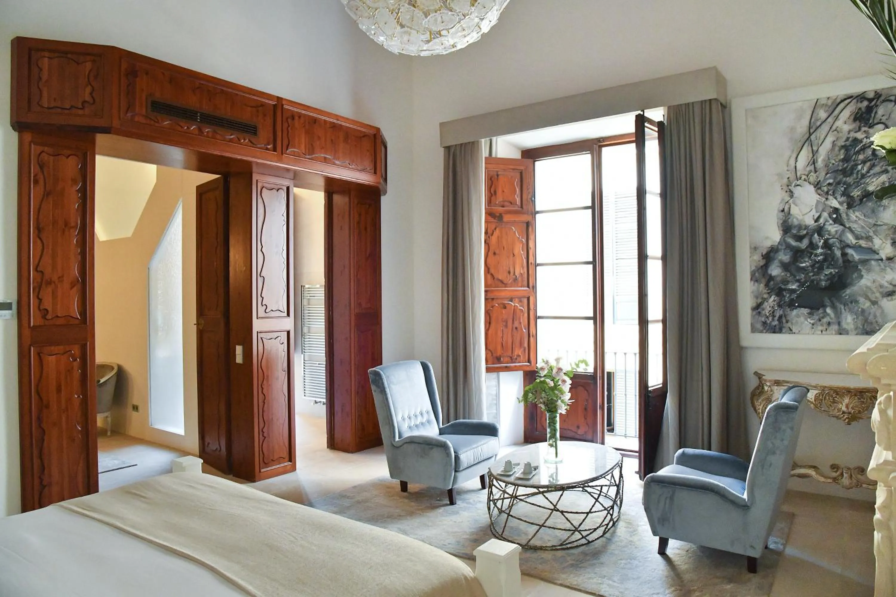 Photo of the whole room, Bed in Palacio Can Marqués by Puro