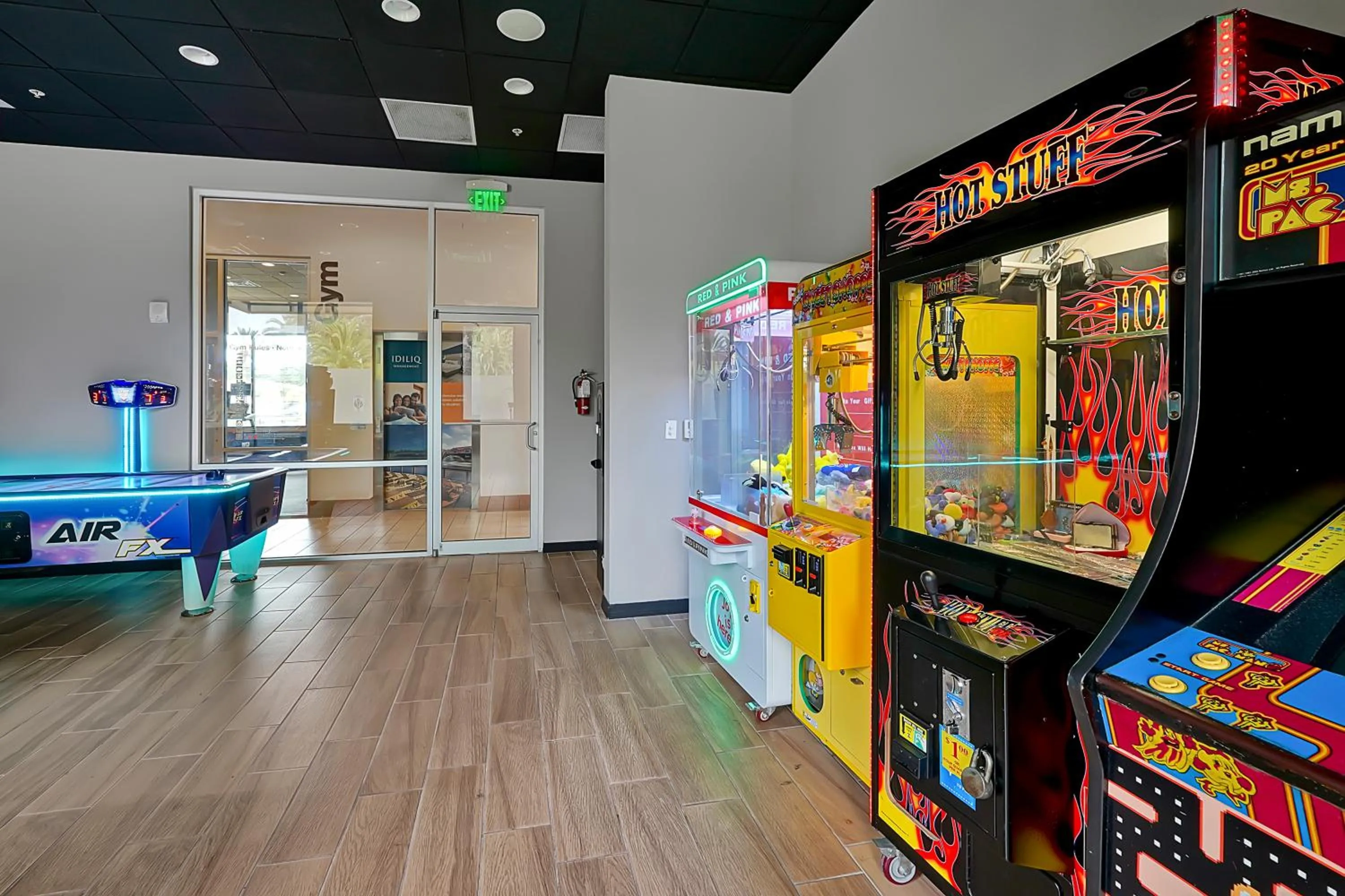 Game Room in Regal Oaks Resort Vacation Townhomes by IDILIQ
