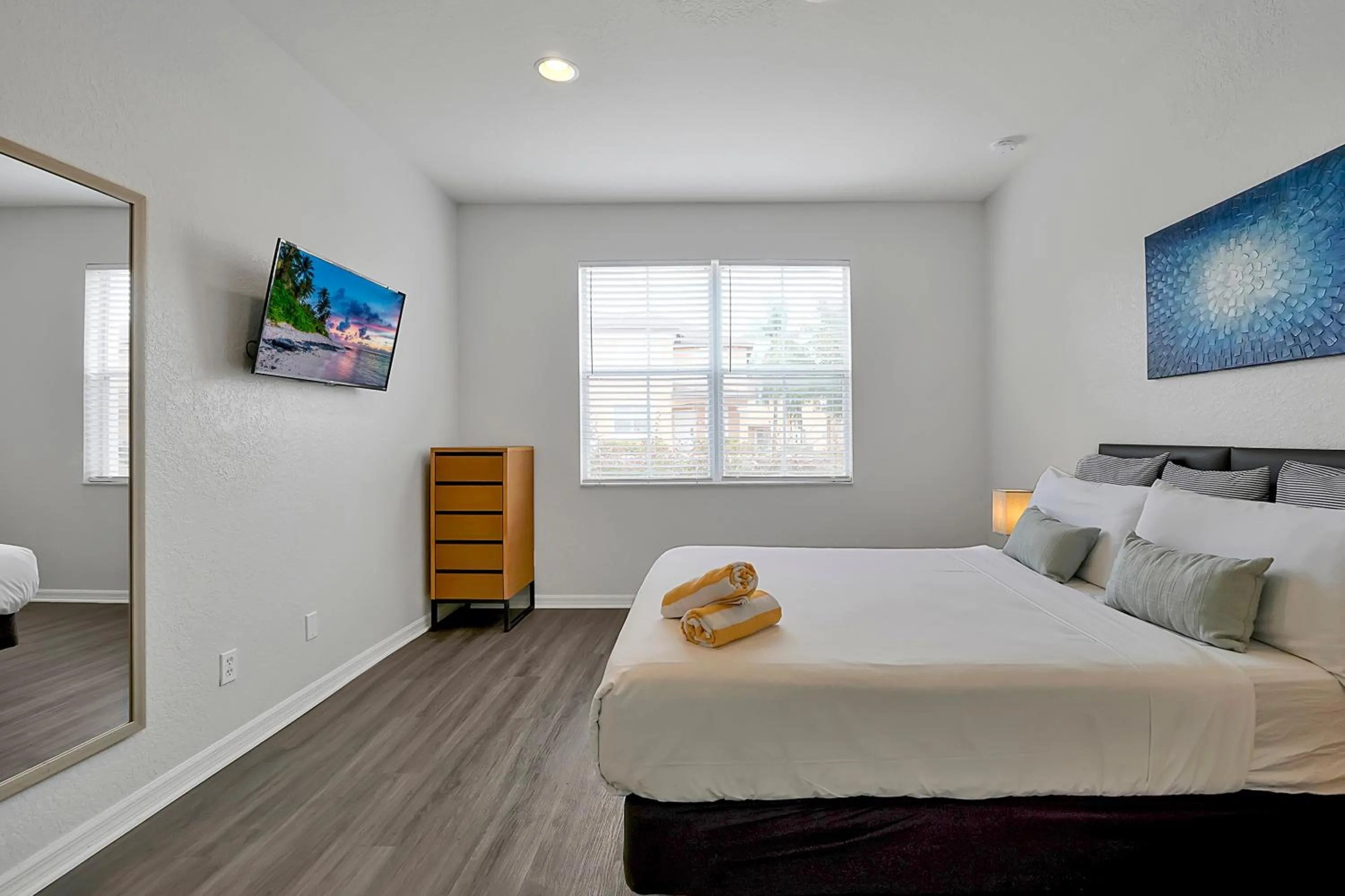 Bed in Regal Oaks Resort Vacation Townhomes by IDILIQ