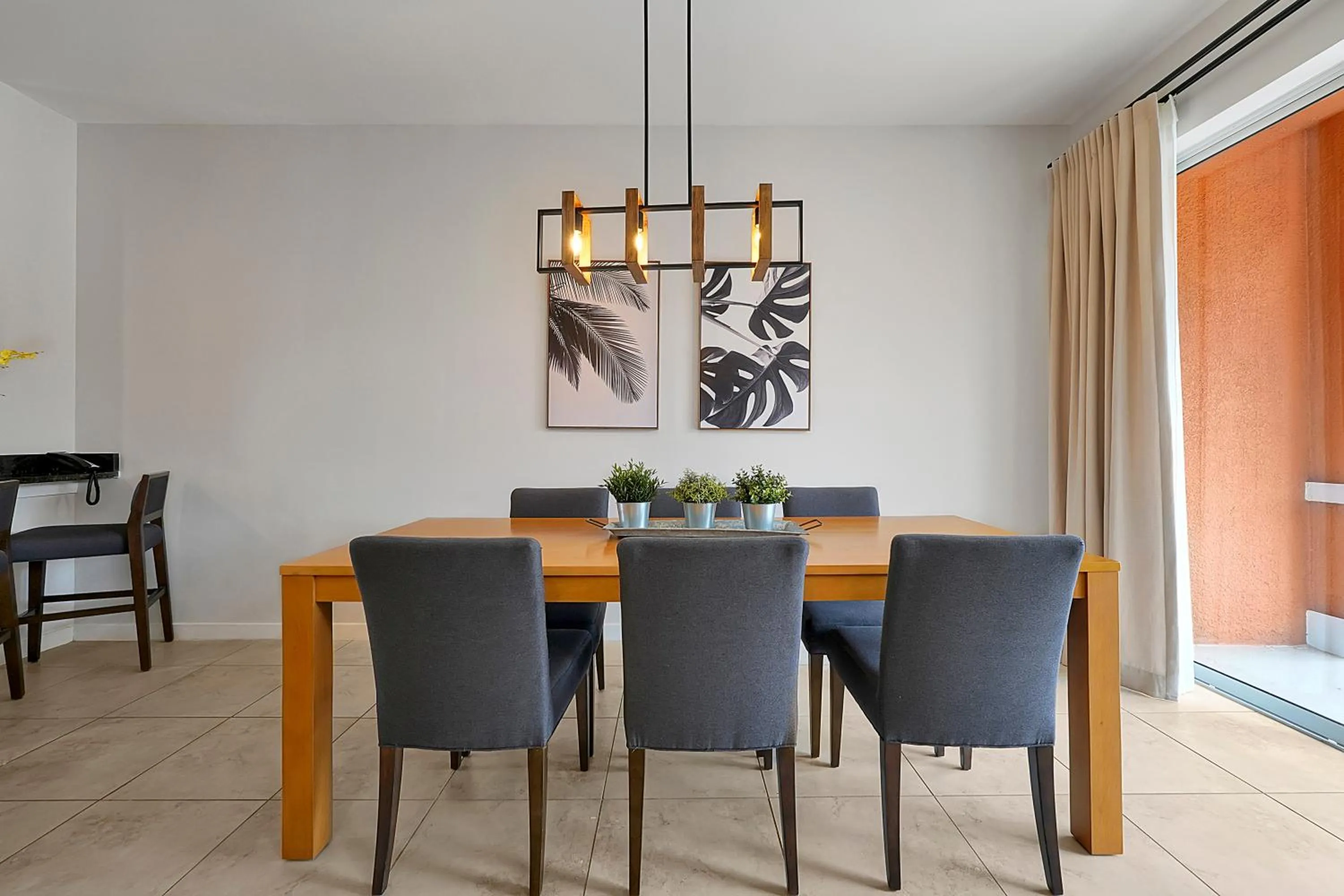 Living room in Regal Oaks Resort Vacation Townhomes by IDILIQ