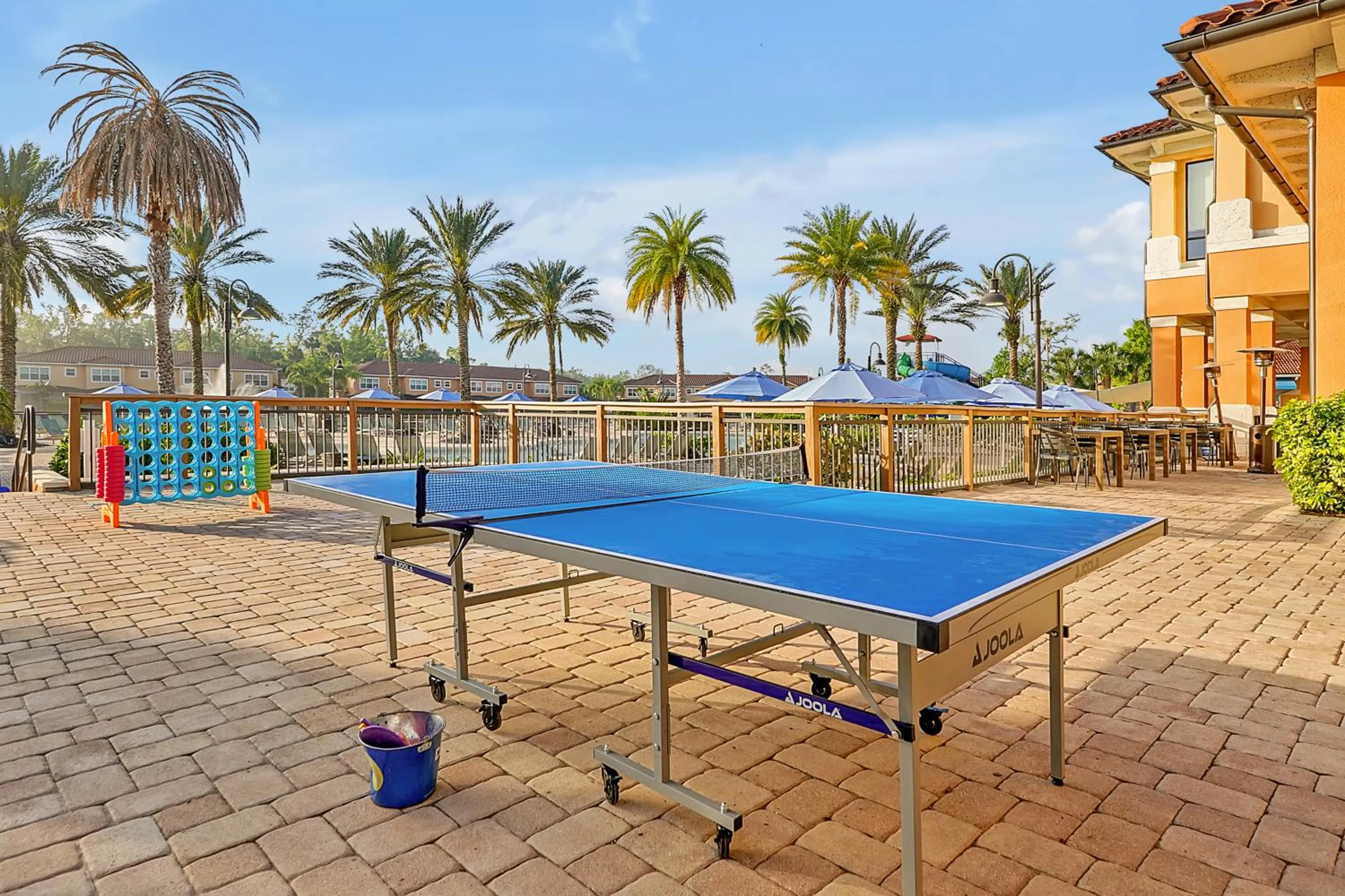 Table tennis in Regal Oaks Resort Vacation Townhomes by IDILIQ