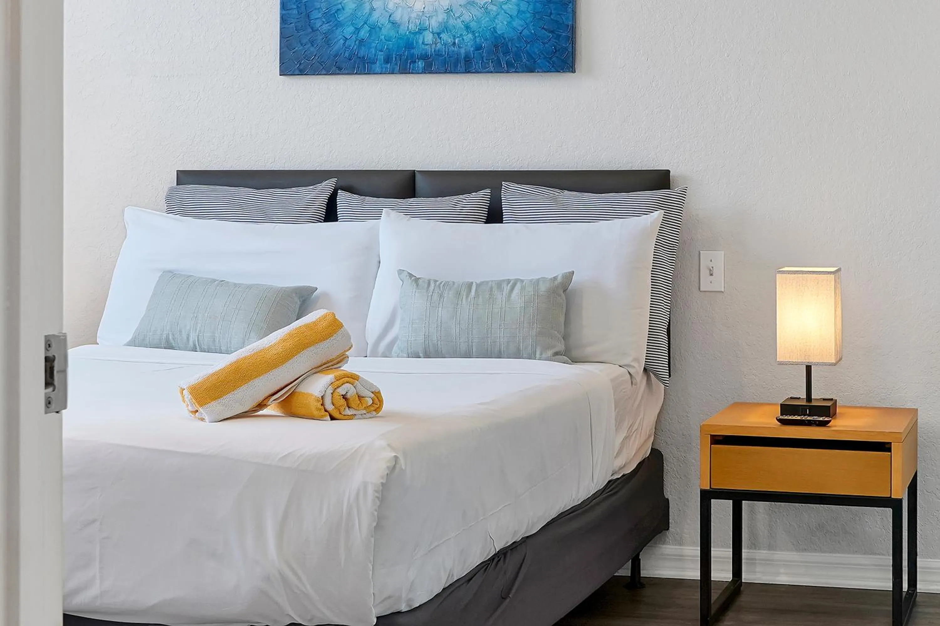 Bed in Regal Oaks Resort Vacation Townhomes by IDILIQ