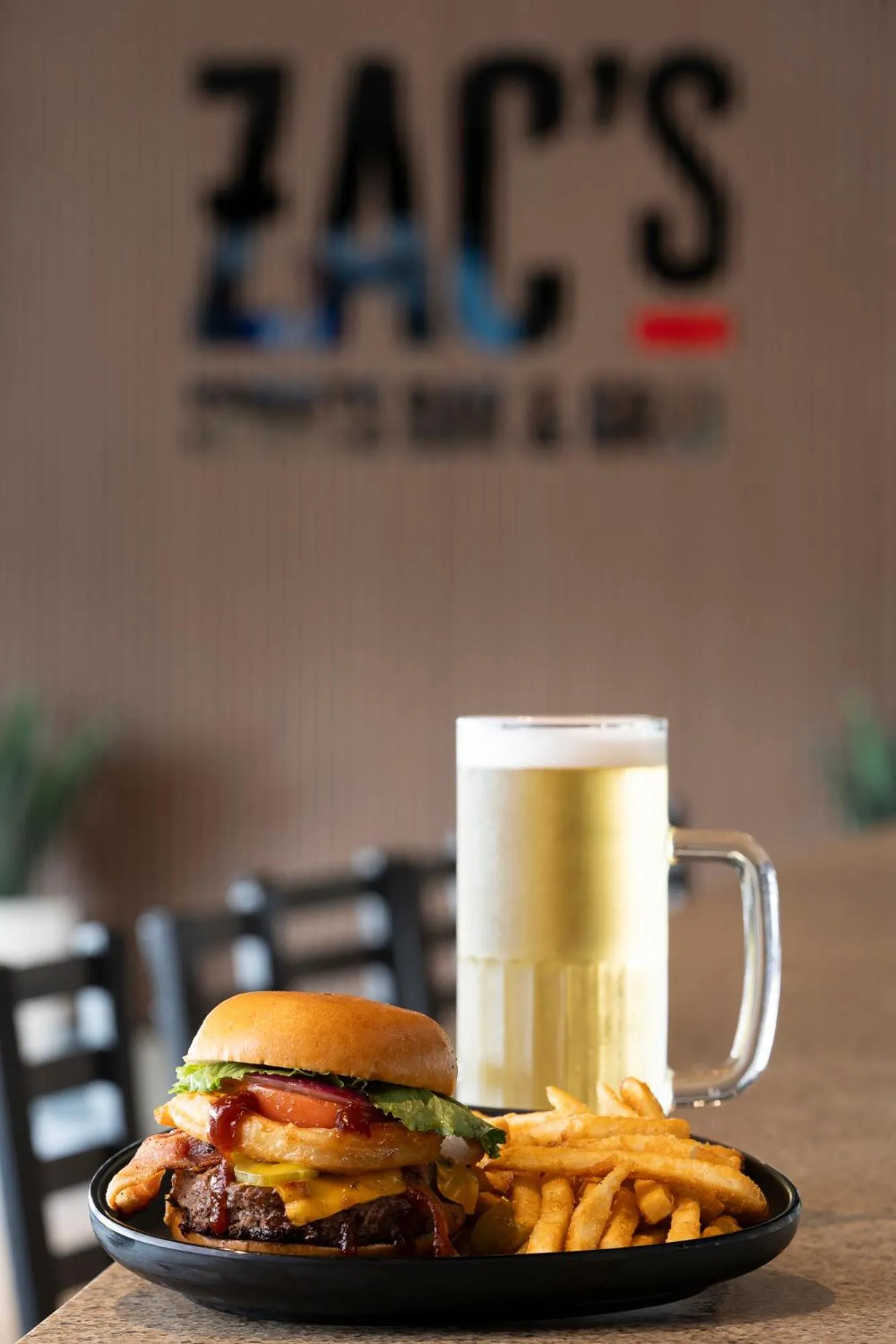 Restaurant/places to eat in Regal Oaks Resort Vacation Townhomes by IDILIQ