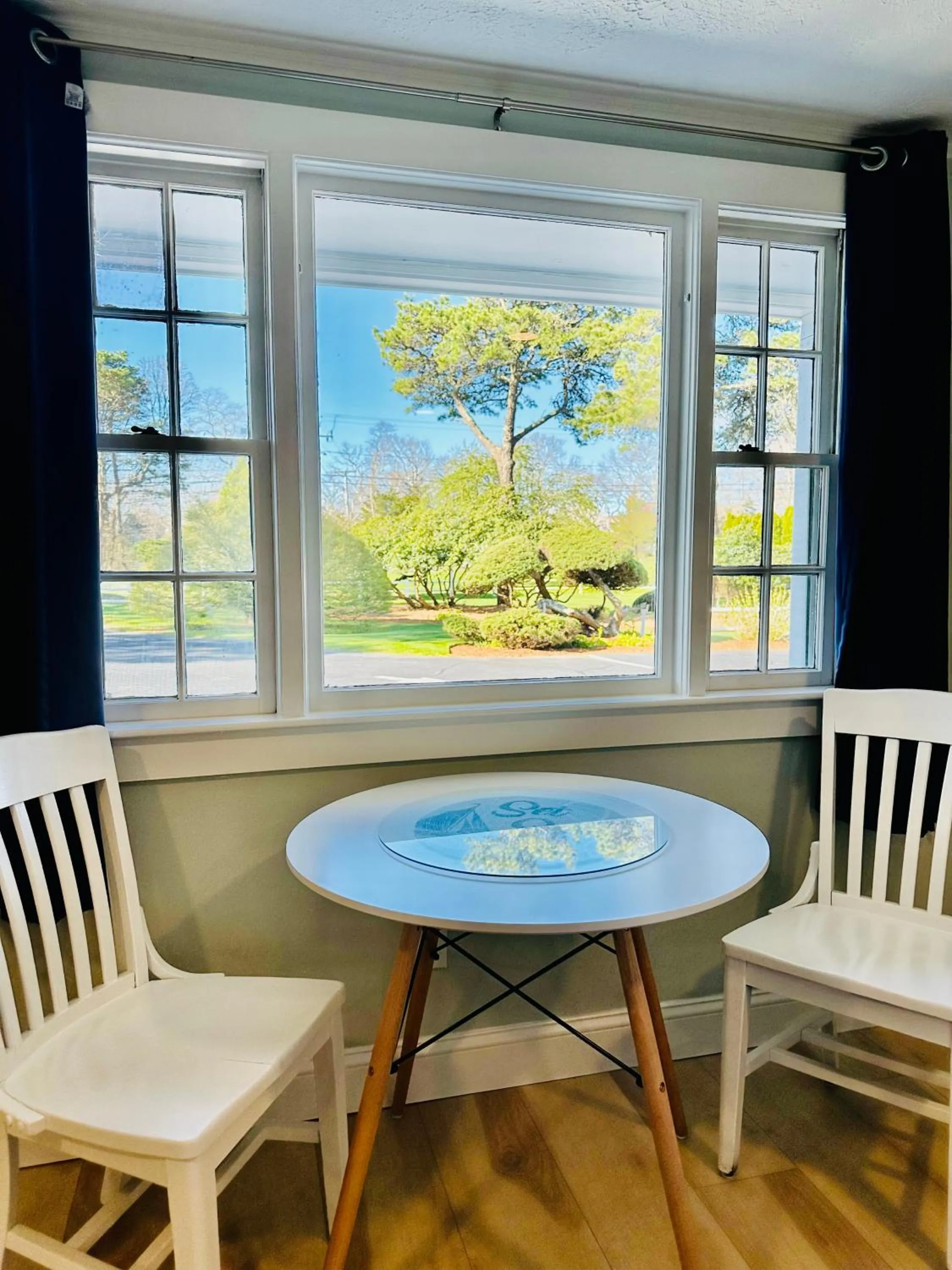 Seating area in Sandy Neck Motel