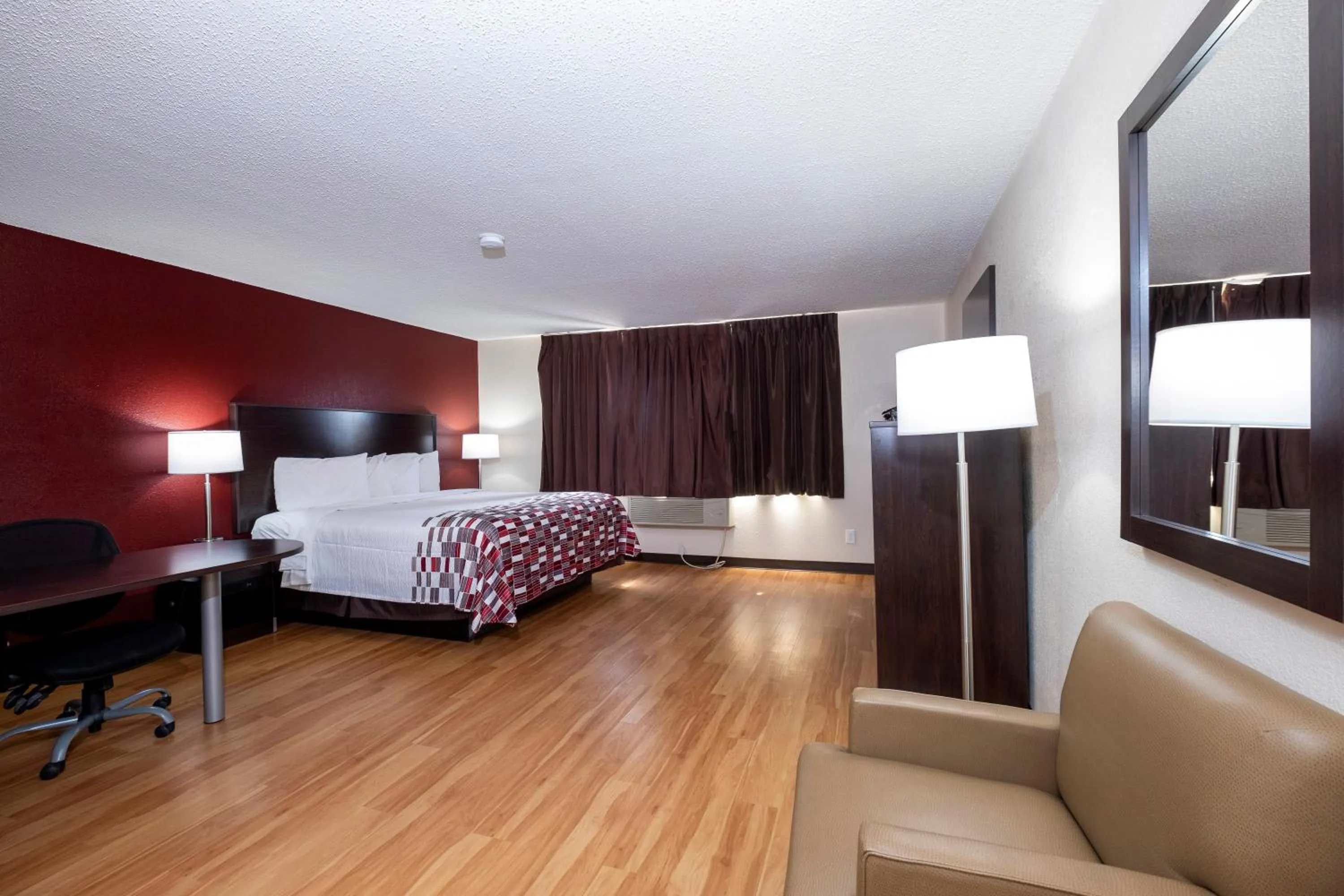 Photo of the whole room, Bed in Red Roof Inn Norfolk - Portsmouth