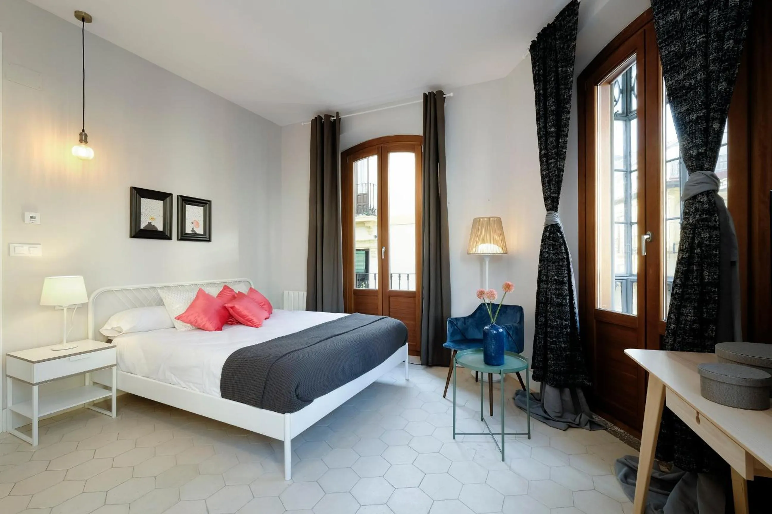 Bed in tuGuest Placeta de San Gil Apartments